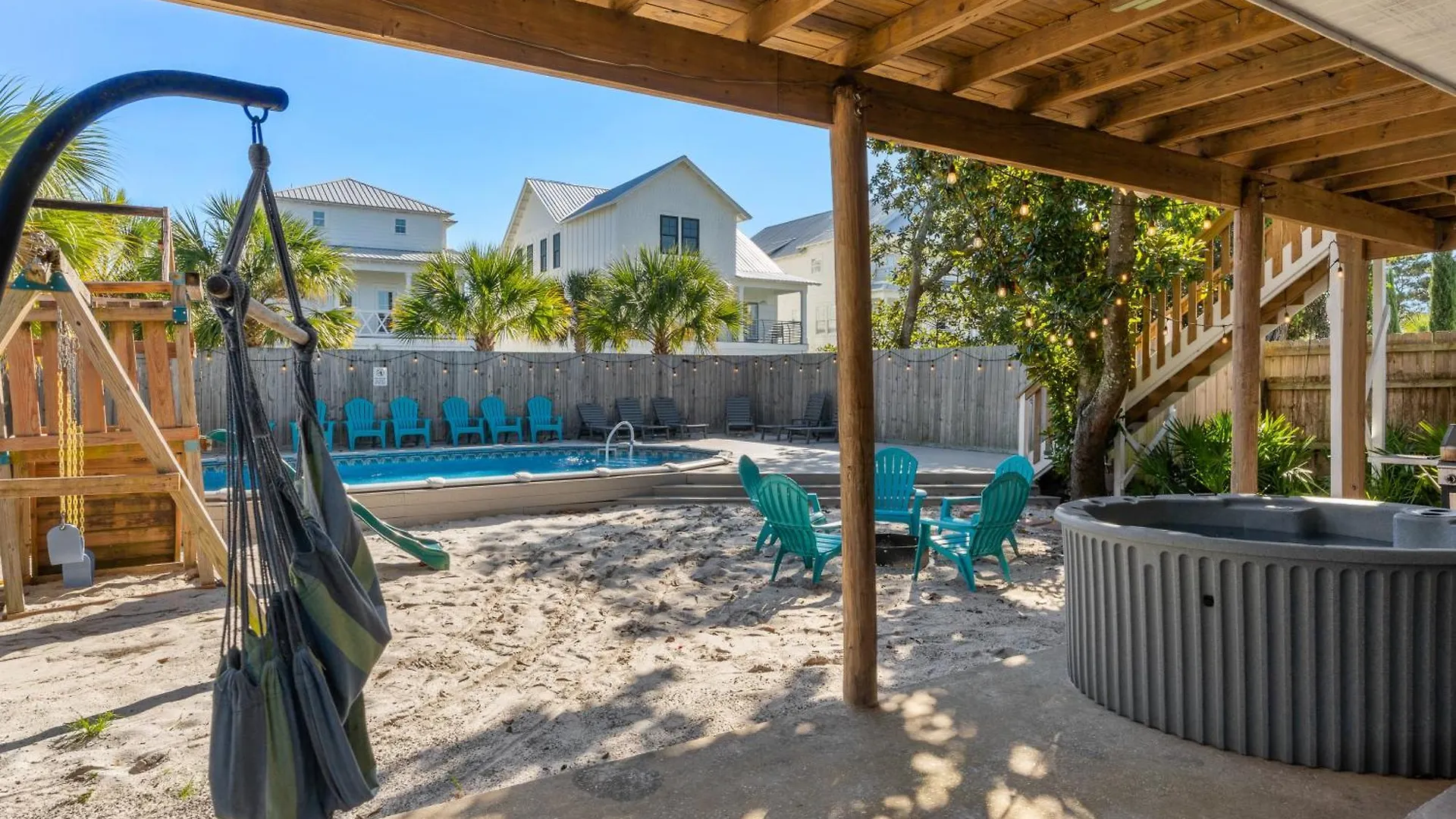 Zula Retreat: Pet-friendly Oasis With Pool, Steps From Shore Holiday home Destin