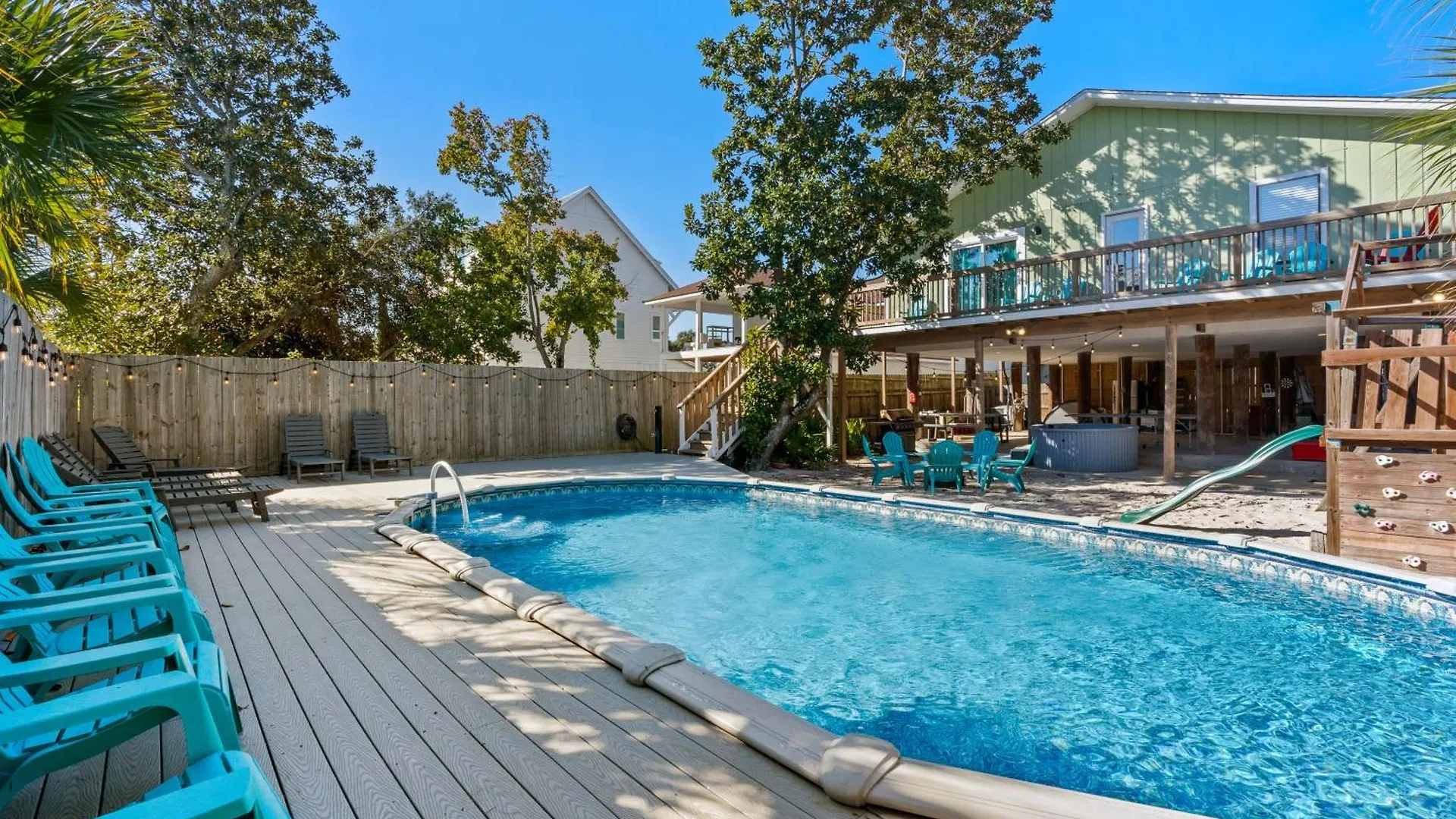 Zula Retreat: Pet-friendly Oasis With Pool, Steps From Shore Holiday home