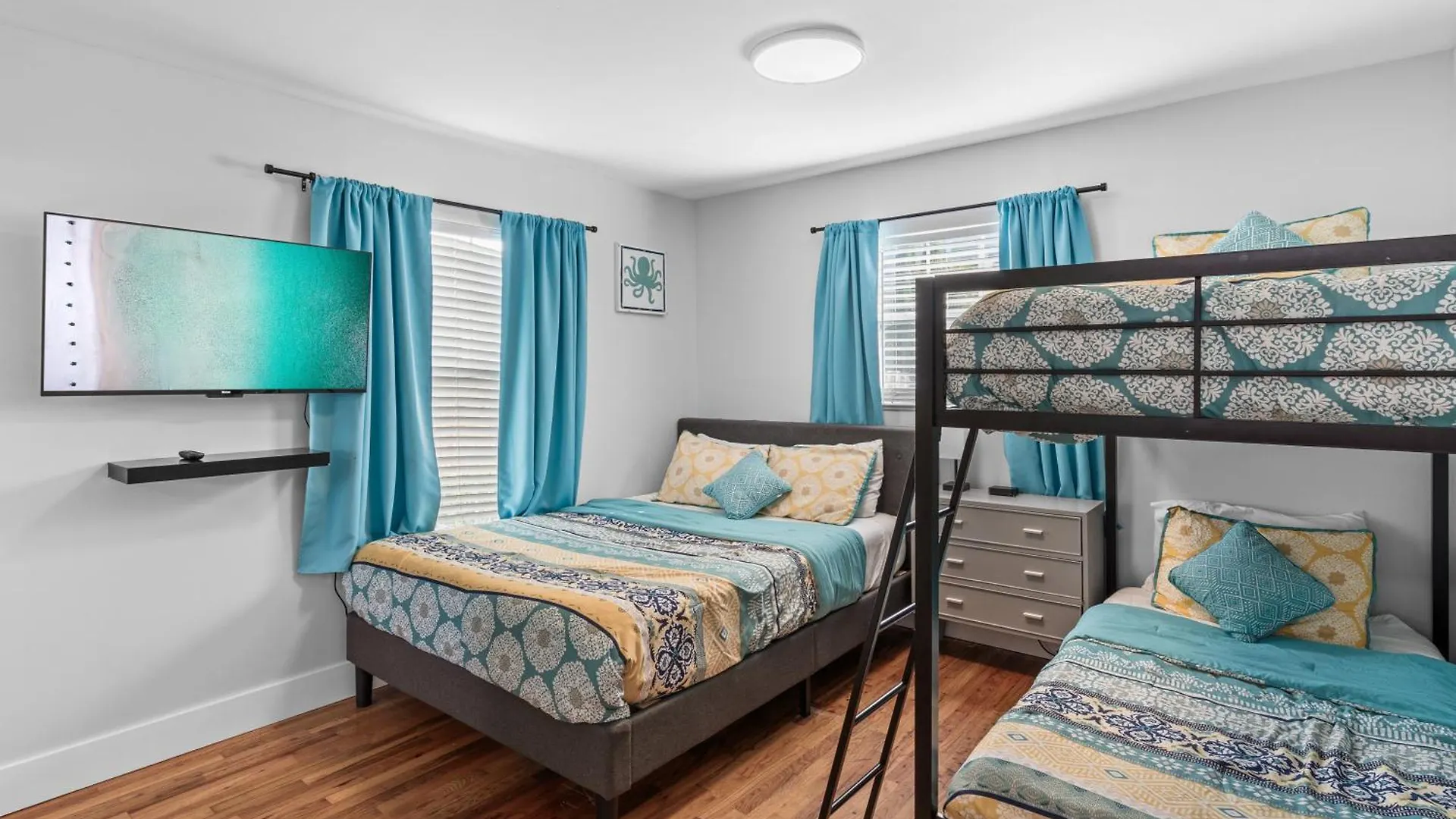 Feriehus Zula Life House, Sleeps 16, Private Heated Pool And Spa, 4min Walk To The Beach, Pets Welcome, Fenced Yard Destin