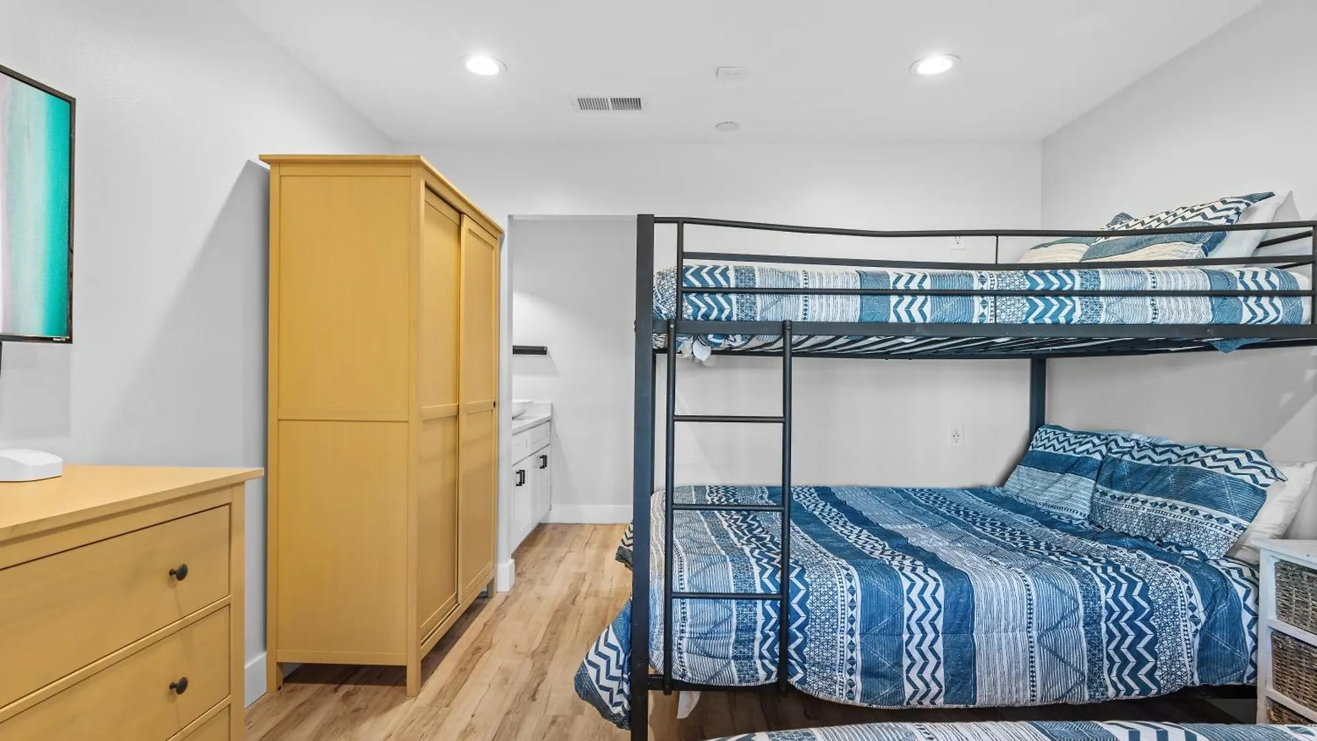 Zula Life House, Sleeps 16, Private Heated Pool And Spa, 4min Walk To The Beach, Pets Welcome, Fenced Yard Destin