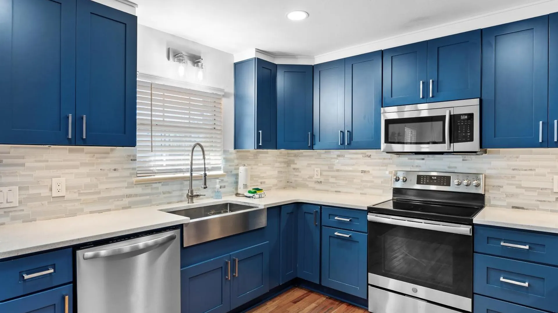 Zula Life House, Sleeps 16, Private Heated Pool And Spa, 4min Walk To The Beach, Pets Welcome, Fenced Yard * Destin