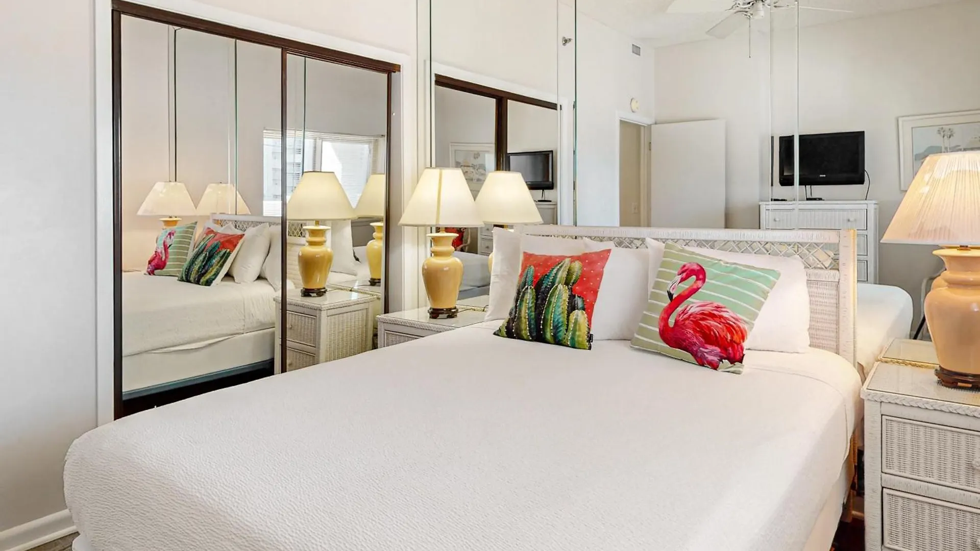 Tops'l Manor 401