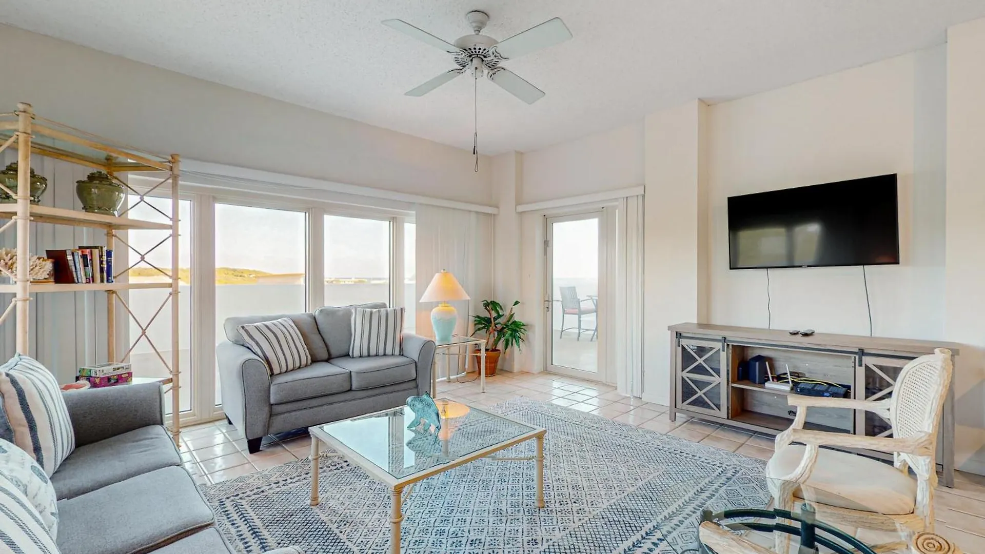 Tops'l Manor 401