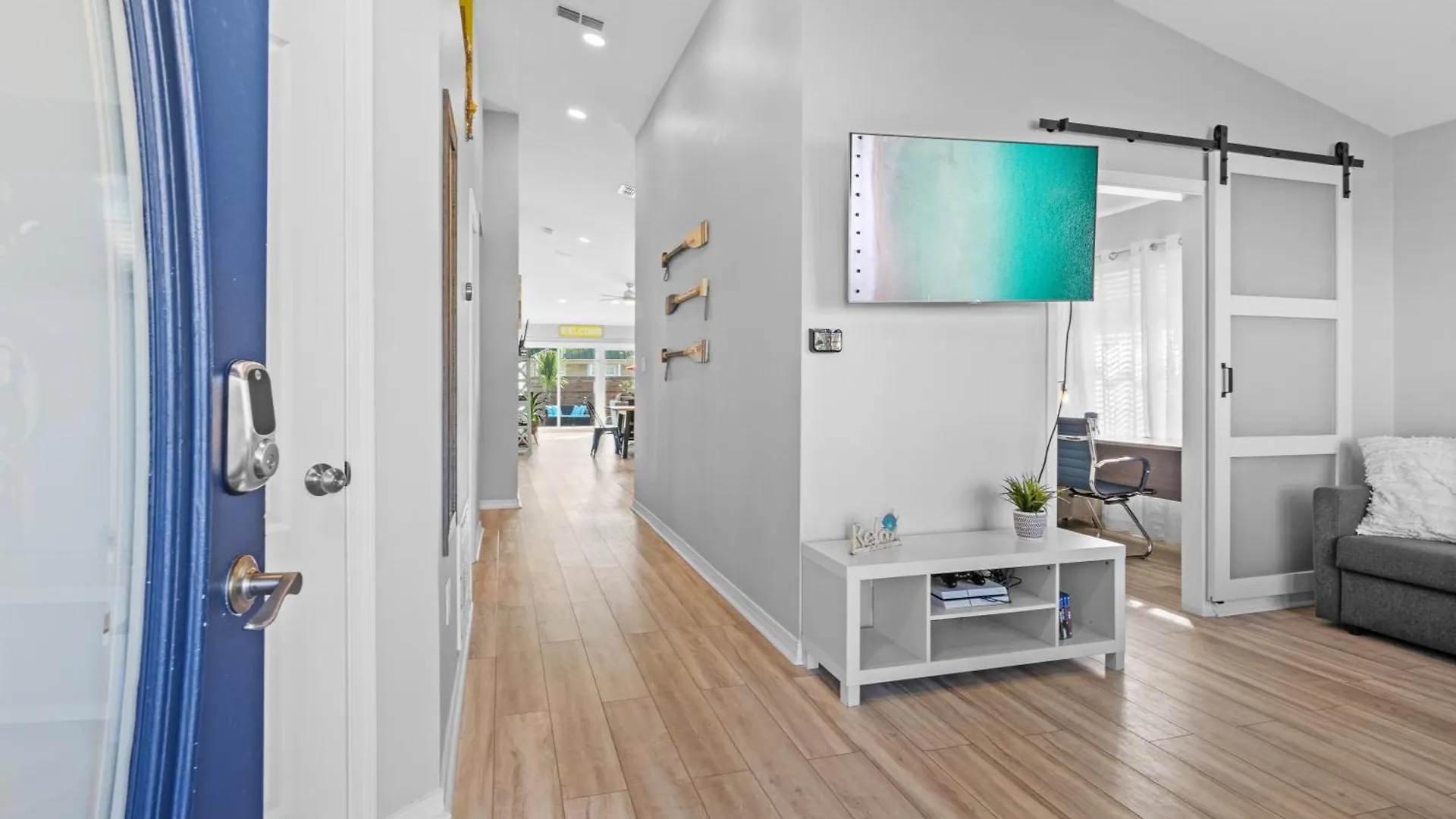펜션 Luxurious House, Private Heated Pool, Dedicated Office, Mins Walk To & Shops *