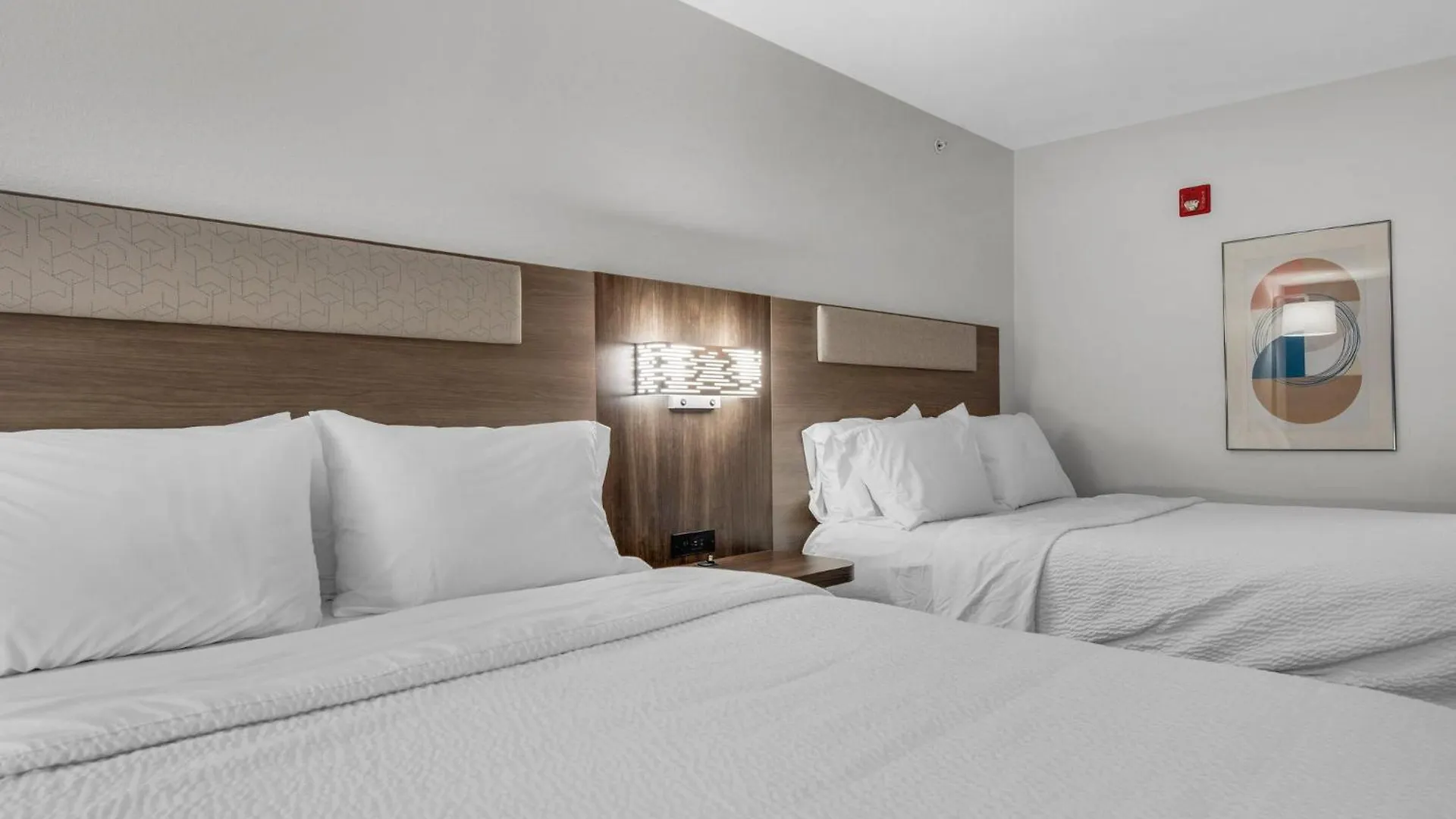 Express E - Commons Mall Area By Ihg Hotel Destin