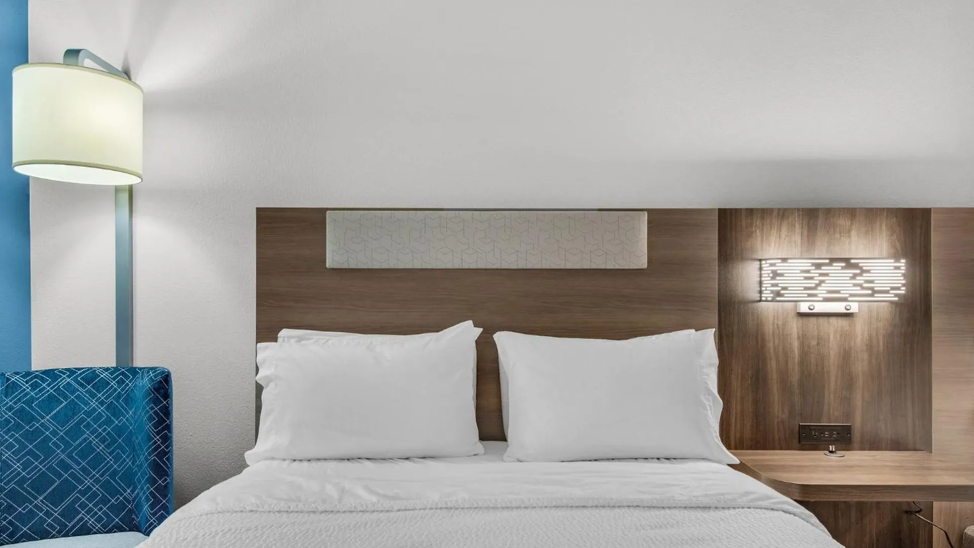 Hotel Express E - Commons Mall Area By Ihg Destin