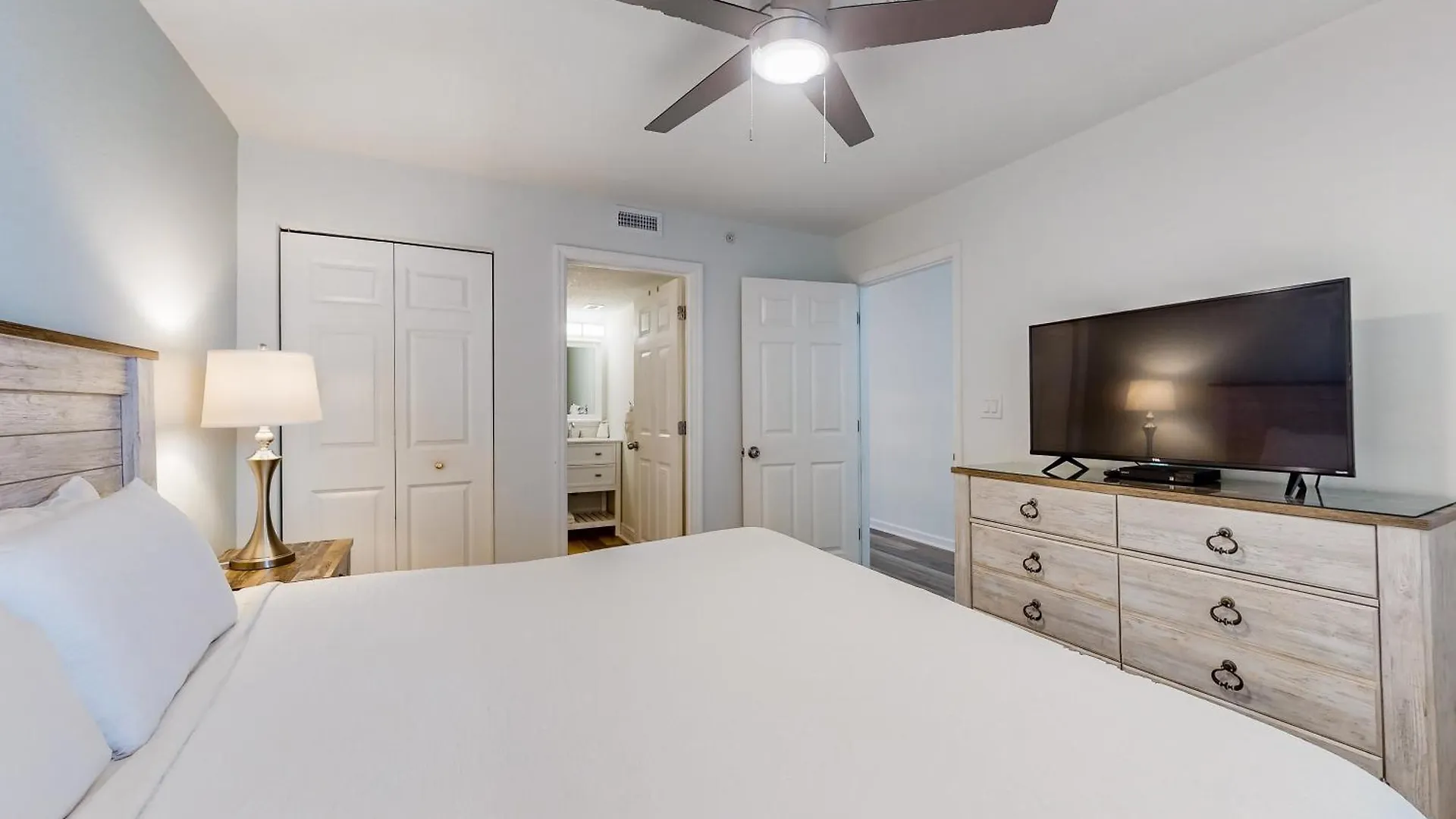 Pelican 1205 Destin
