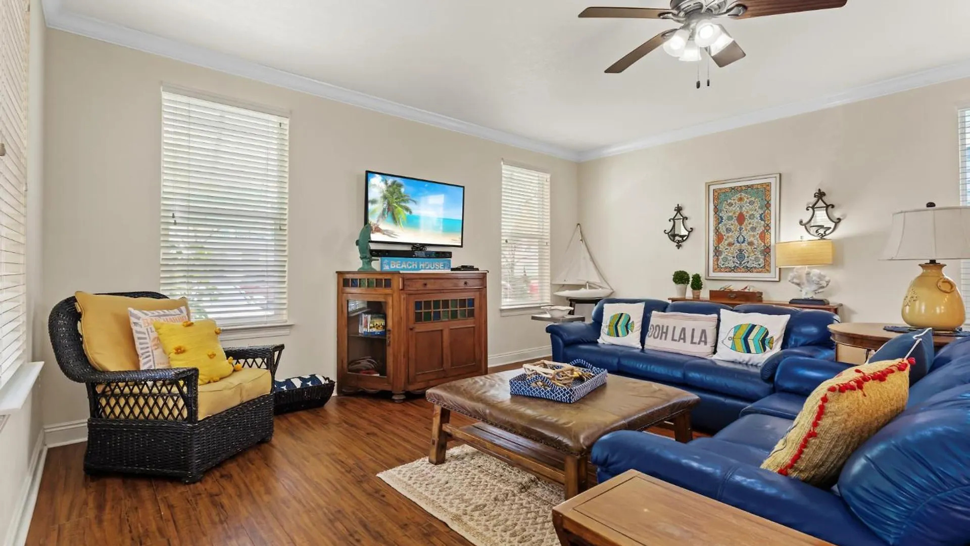 Ooh La La - 4555 Grand Key Loop East