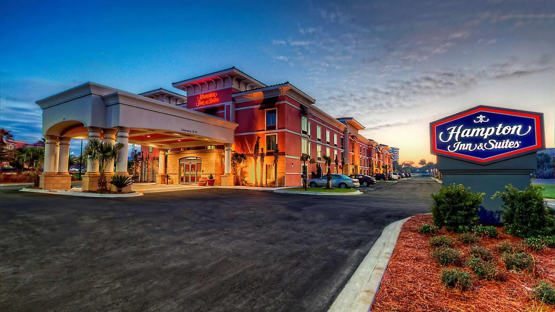 Hampton & Hotel
