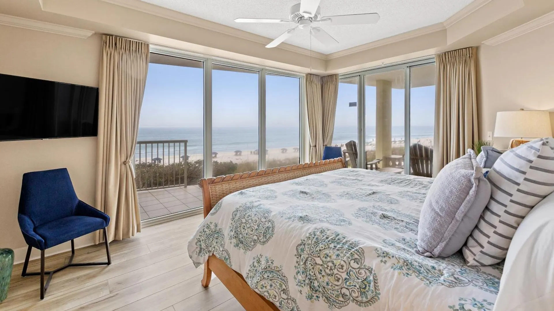 Elegant 4bd 4ba With Stunning Ocean Views And Direct & Pool Access Nyaraló *