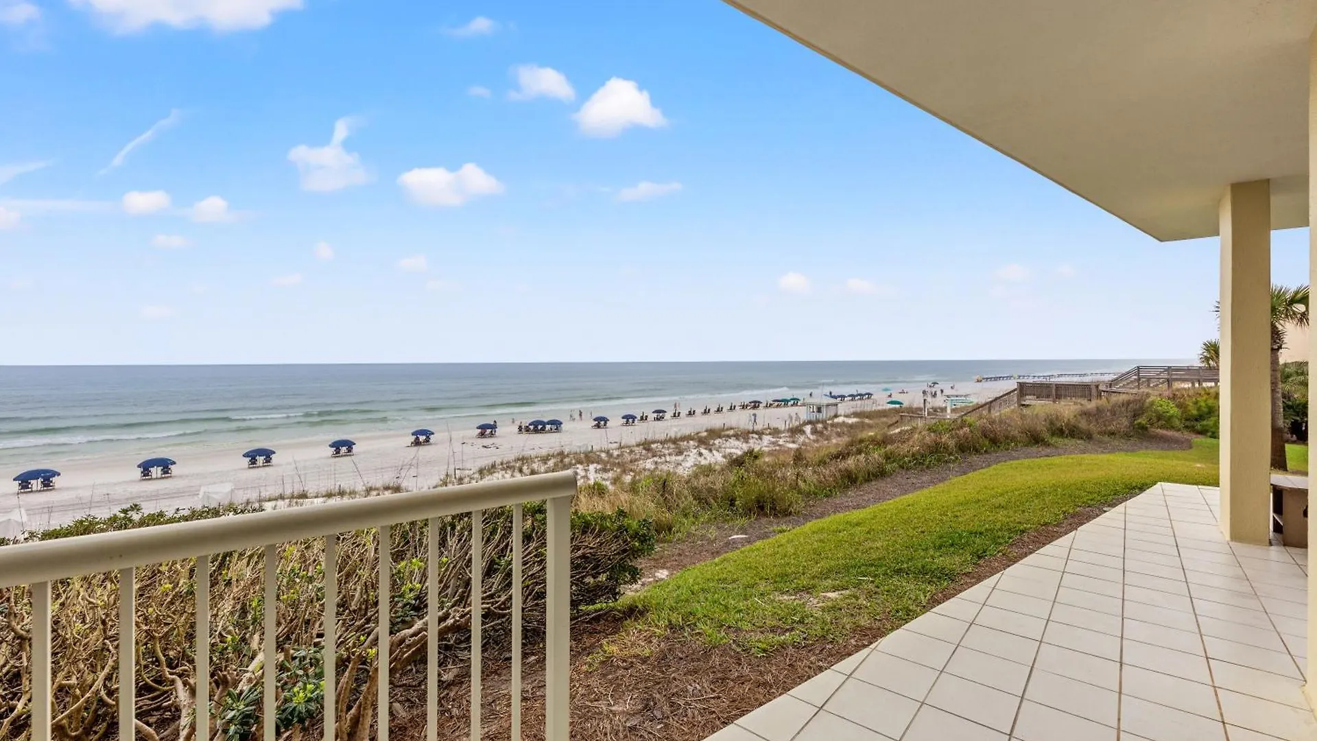 Elegant 4bd 4ba With Stunning Ocean Views And Direct & Pool Access Nyaraló *