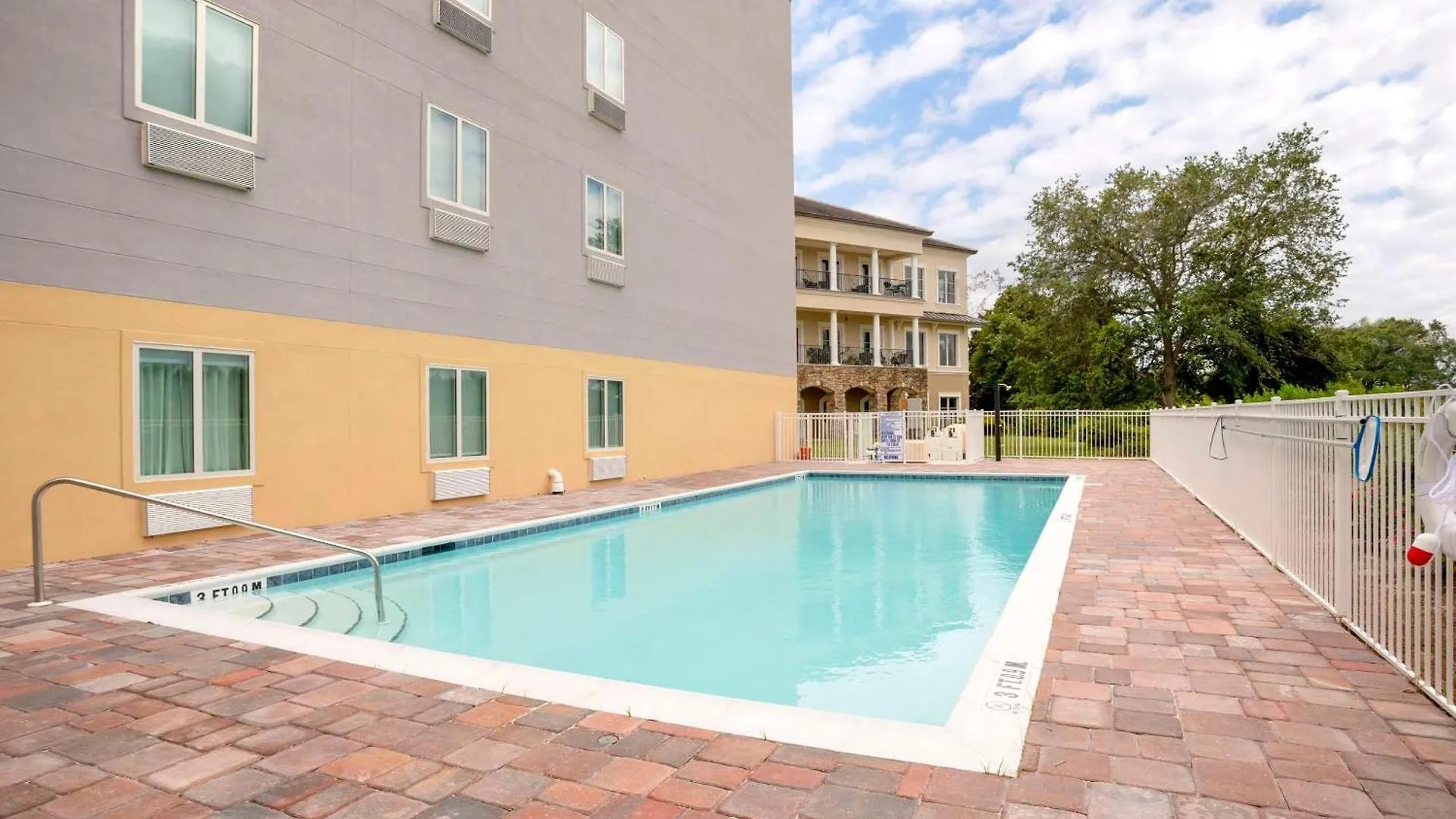 Comfort & Destin Near Henderson *
