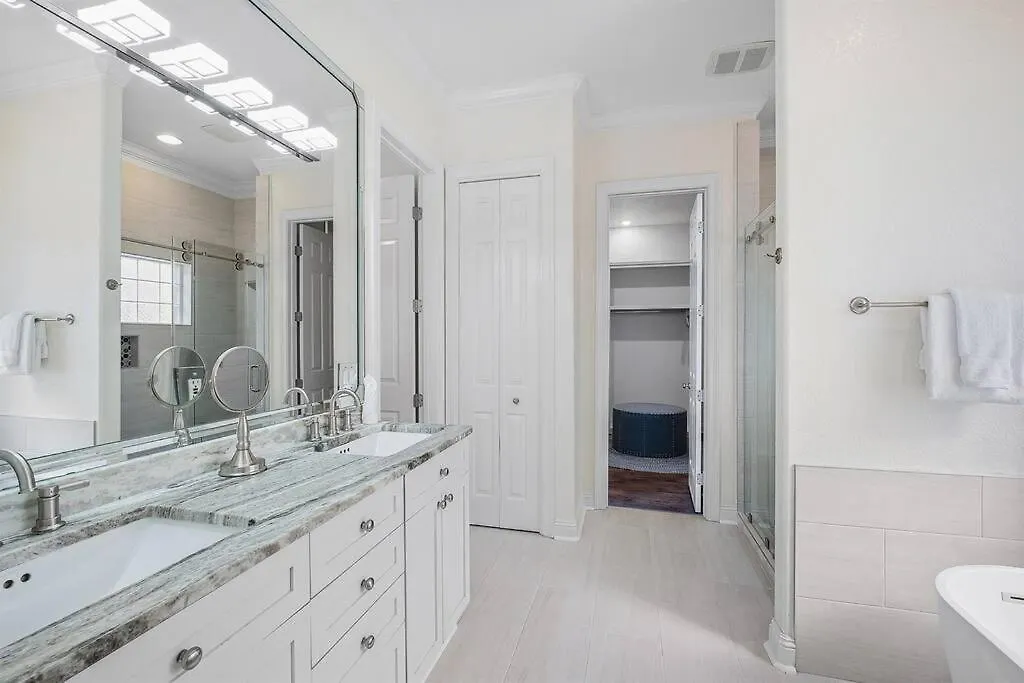 Gulf Views 6 Bedroom Elevator Community Pool *
