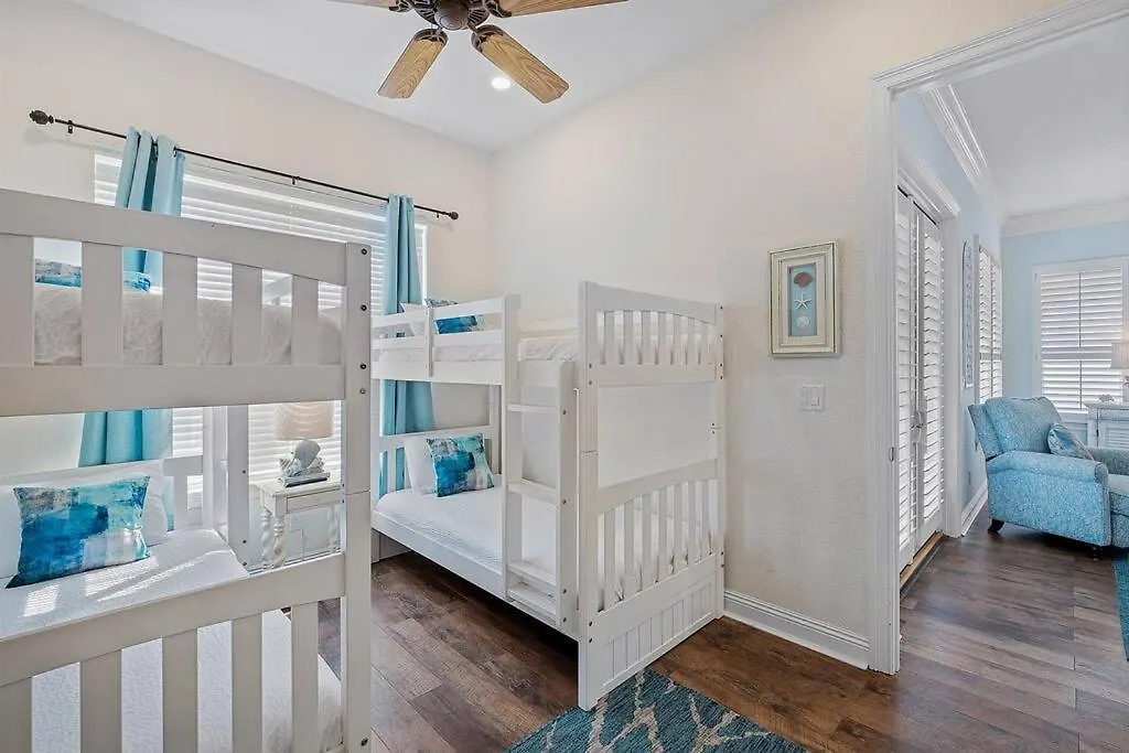 Gulf Views 6 Bedroom Elevator Community Pool *