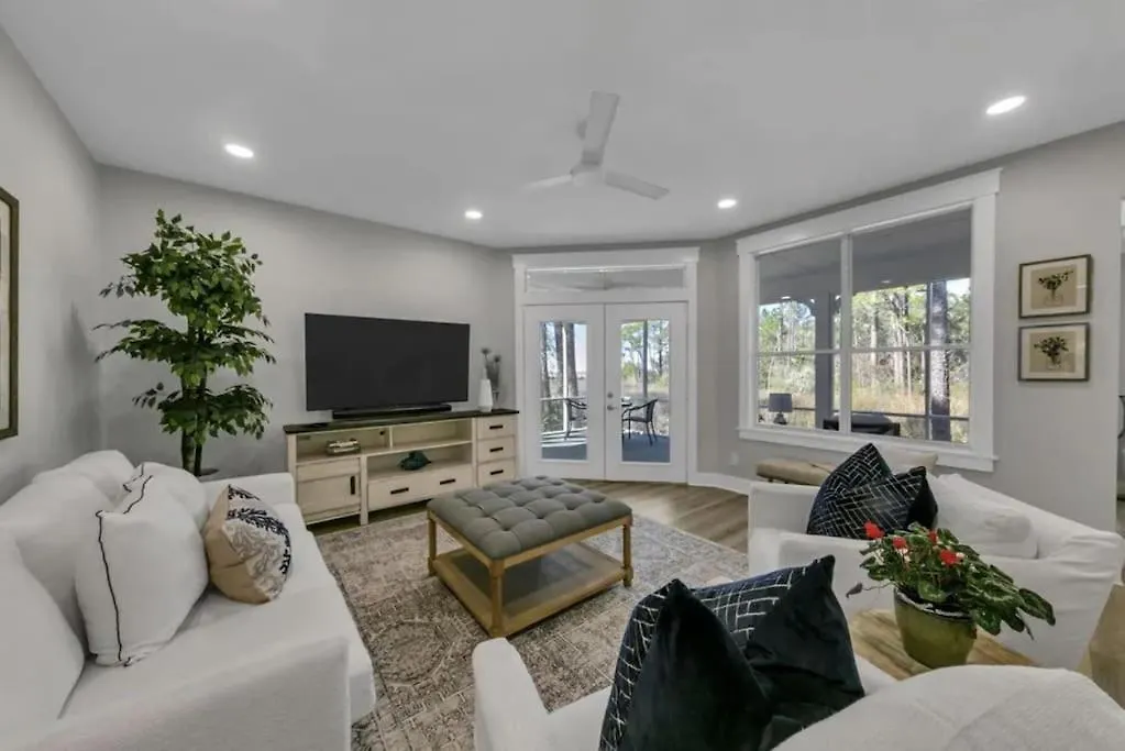 3 Bed 3 Bath And Bay Escape - Free Golf Cart Holiday home *