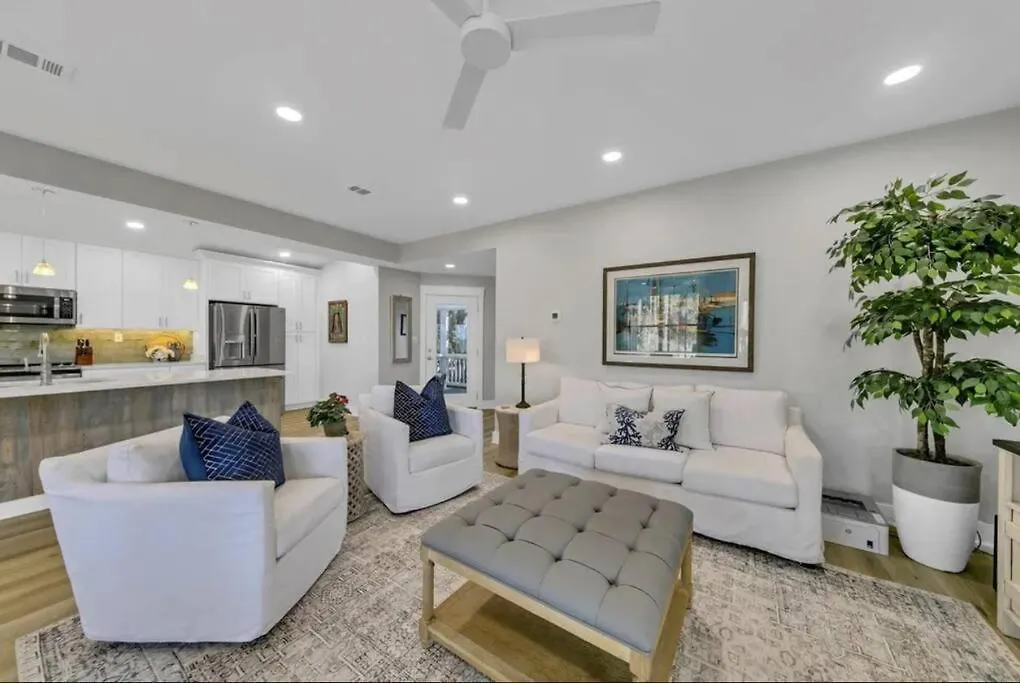 Holiday home 3 Bed 3 Bath And Bay Escape - Free Golf Cart Destin