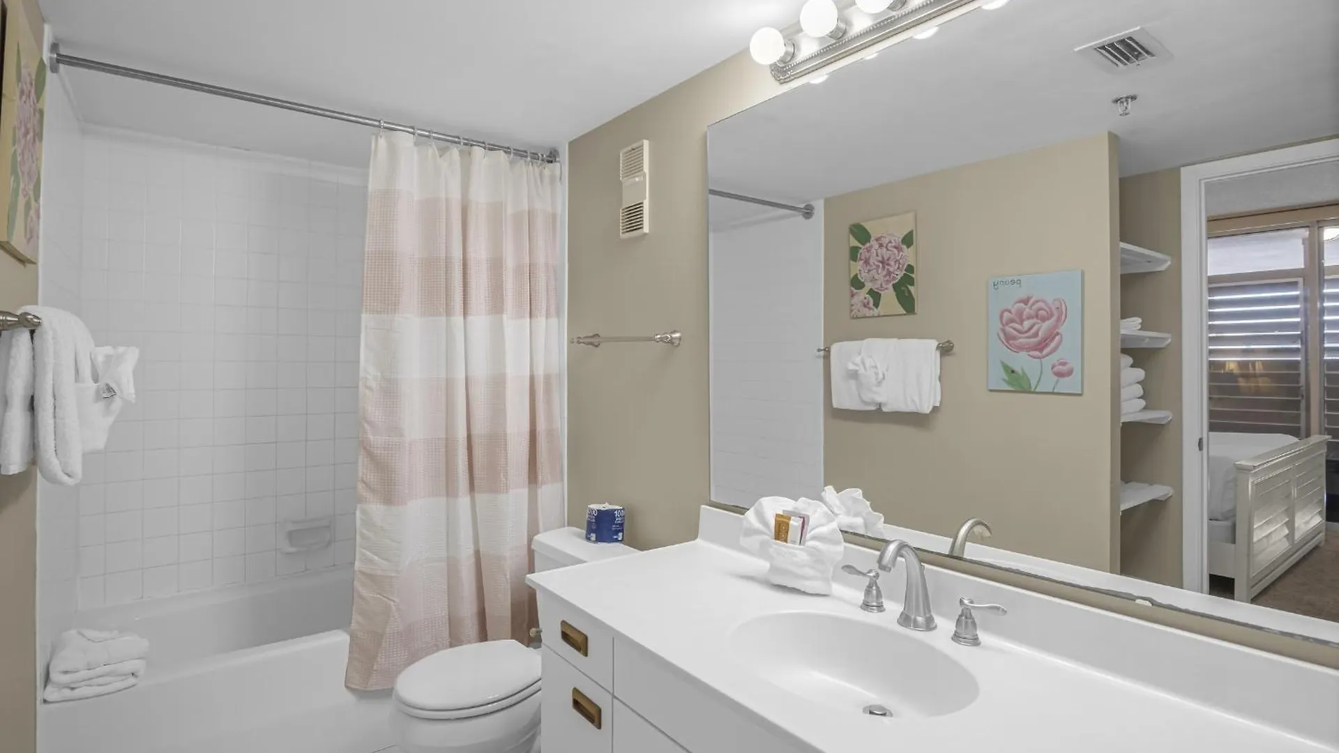 Magnolia House 208 At Pointe Apartment *