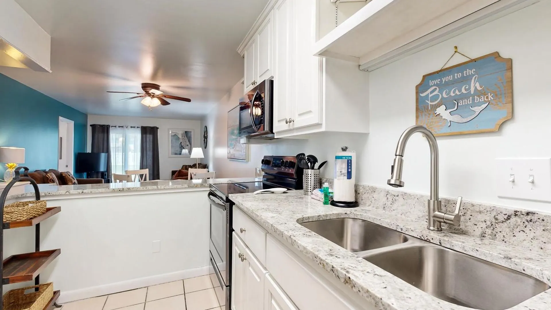 Apartment Tradewinds 4 *