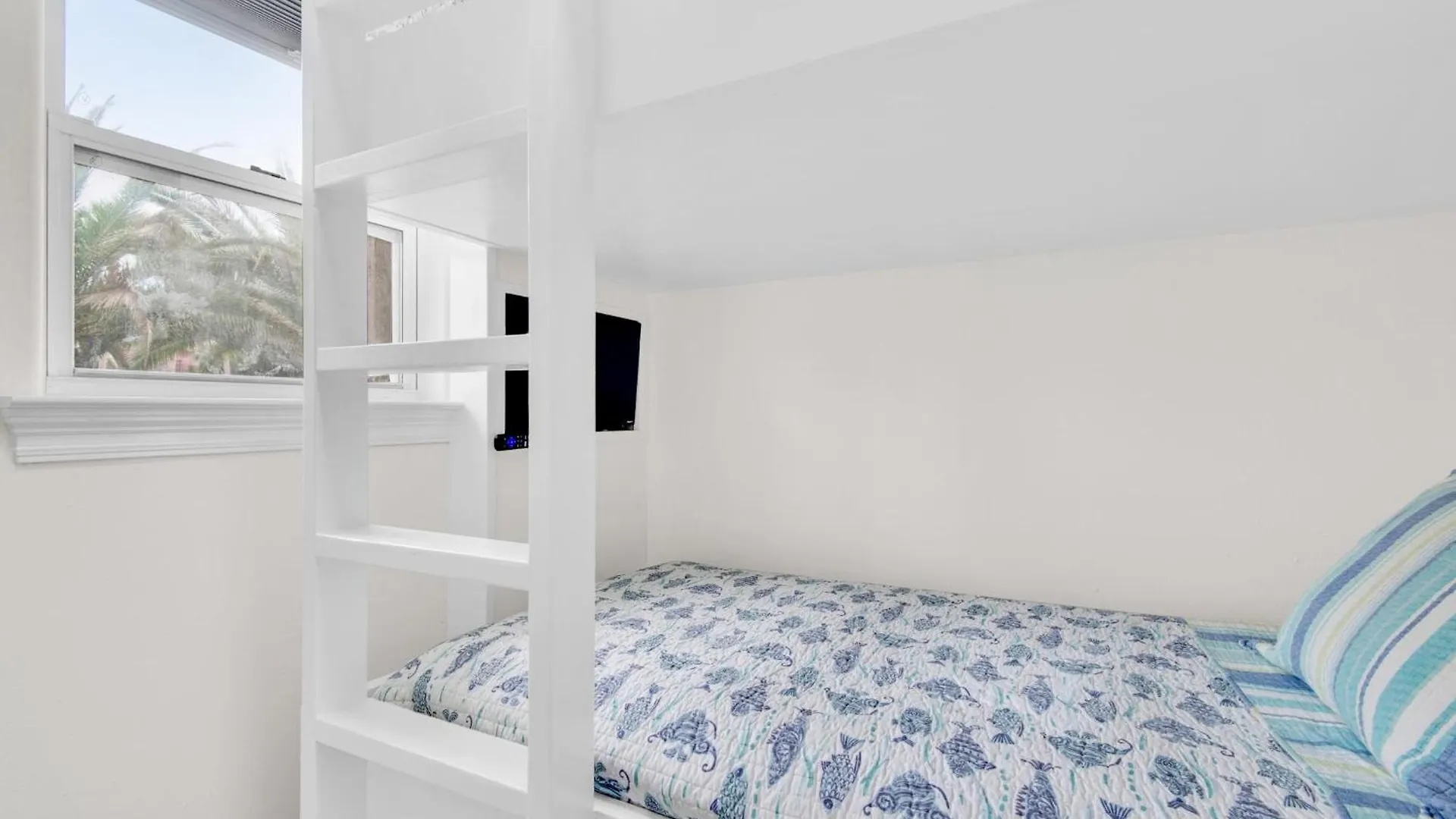 Holiday home Destiny #15a&b