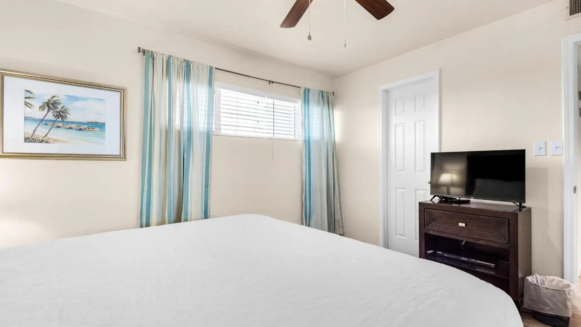 Holiday Surf And Racquet Club 707 Apartment