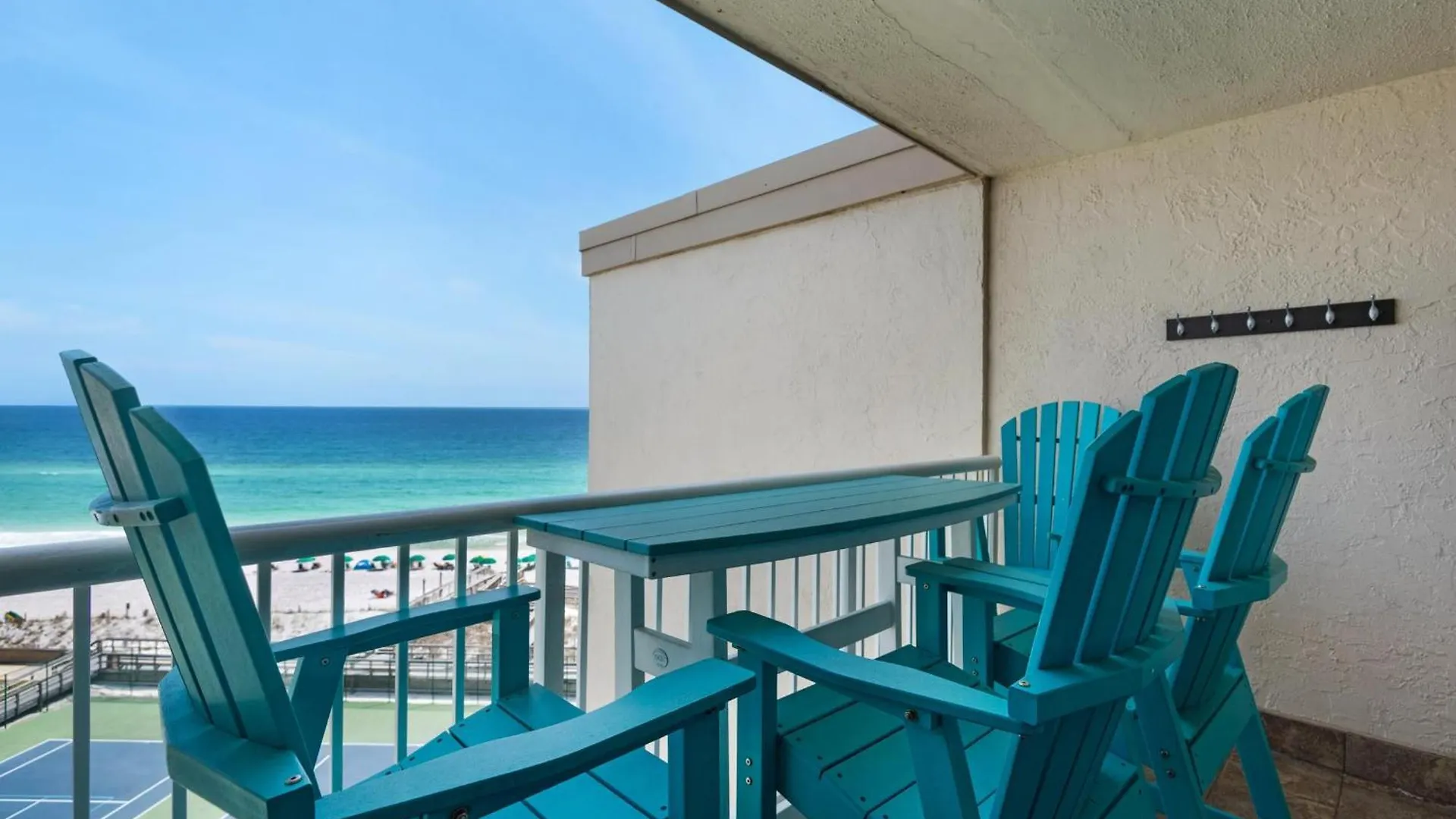 Holiday Surf And Racquet Club 707