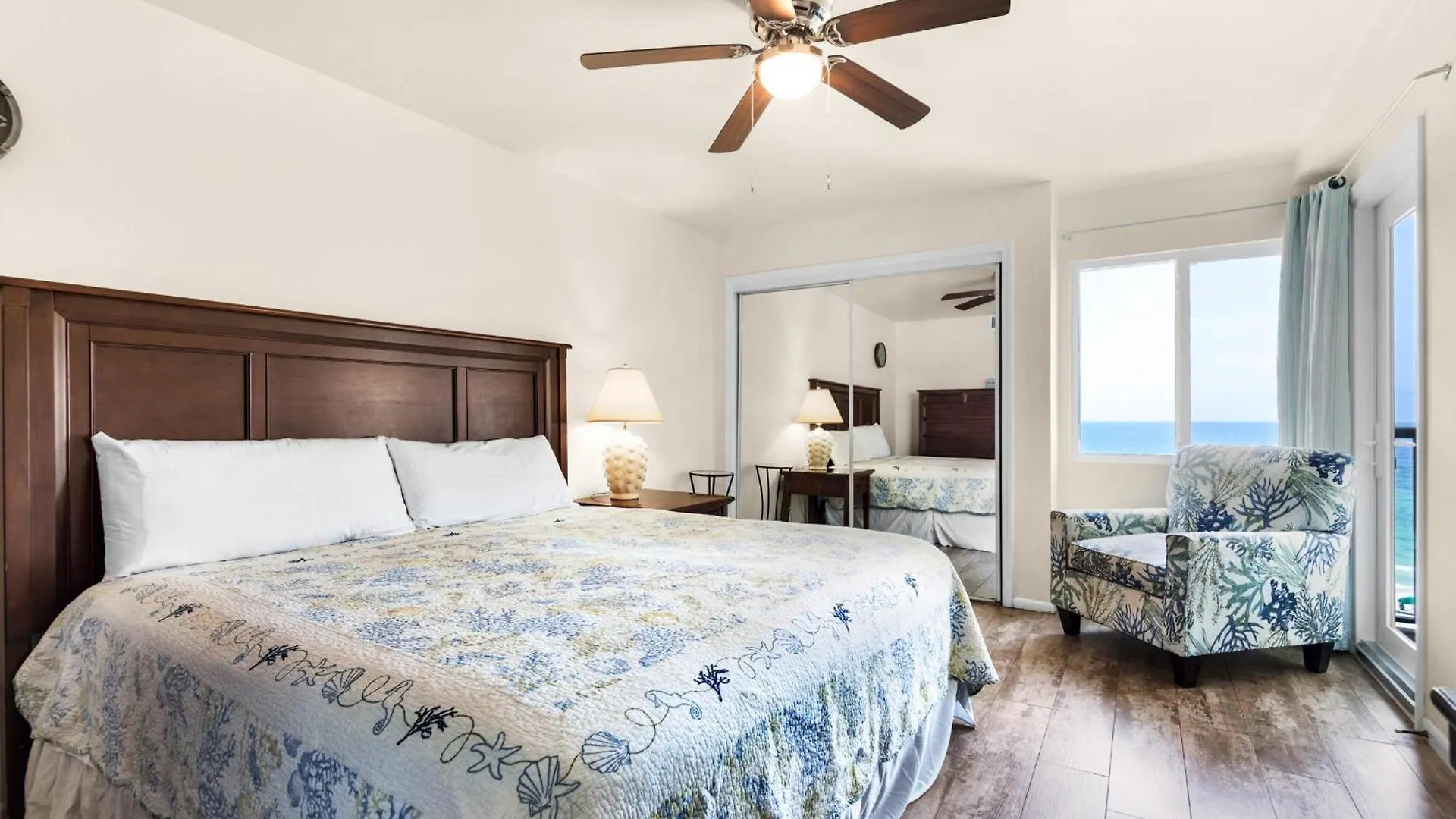 Holiday Surf And Racquet Club 707 *