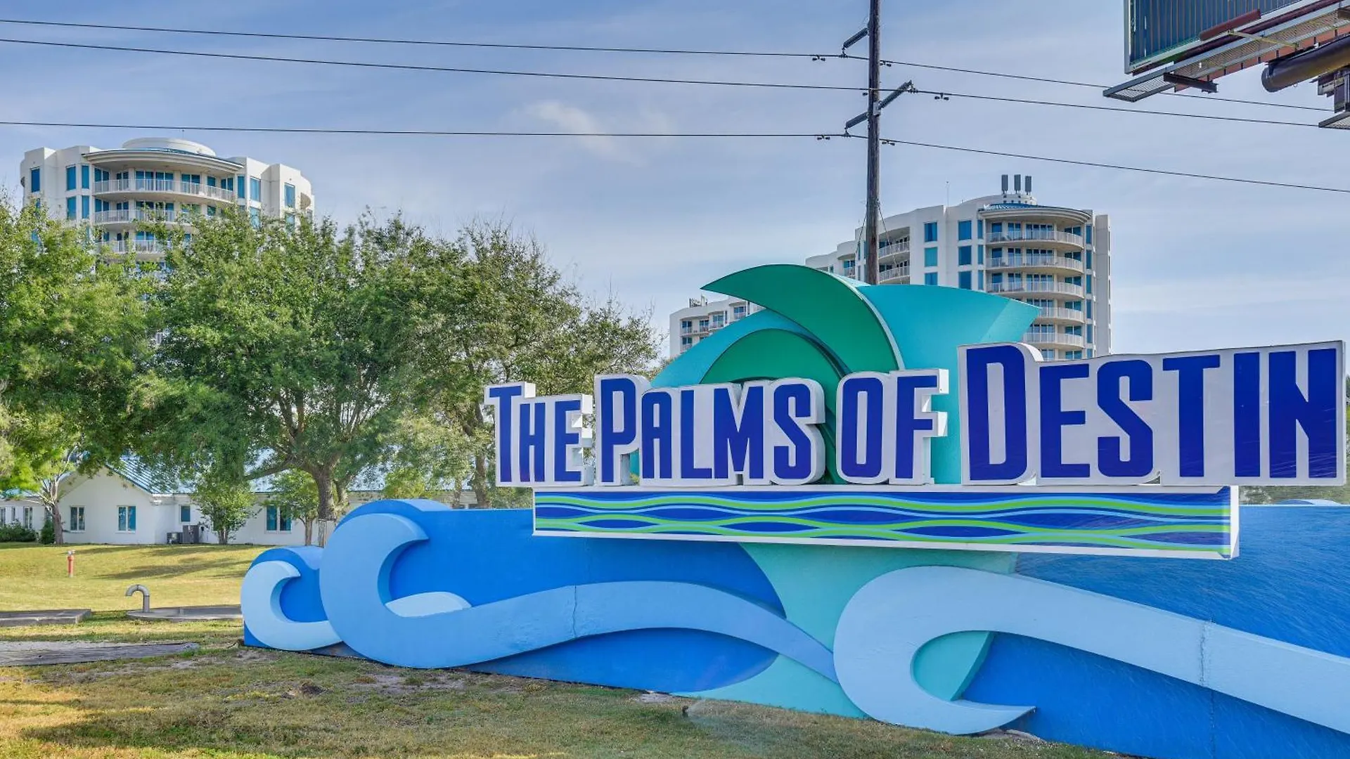 Walk To Poolside Oasis In Palms Of Destin! Destin