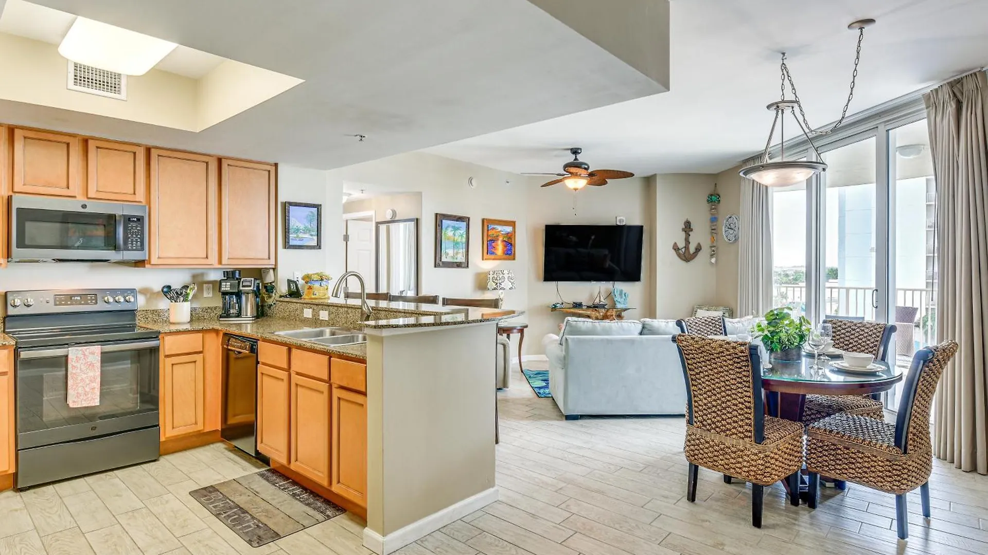 Walk To Poolside Oasis In Palms Of Destin! Destin