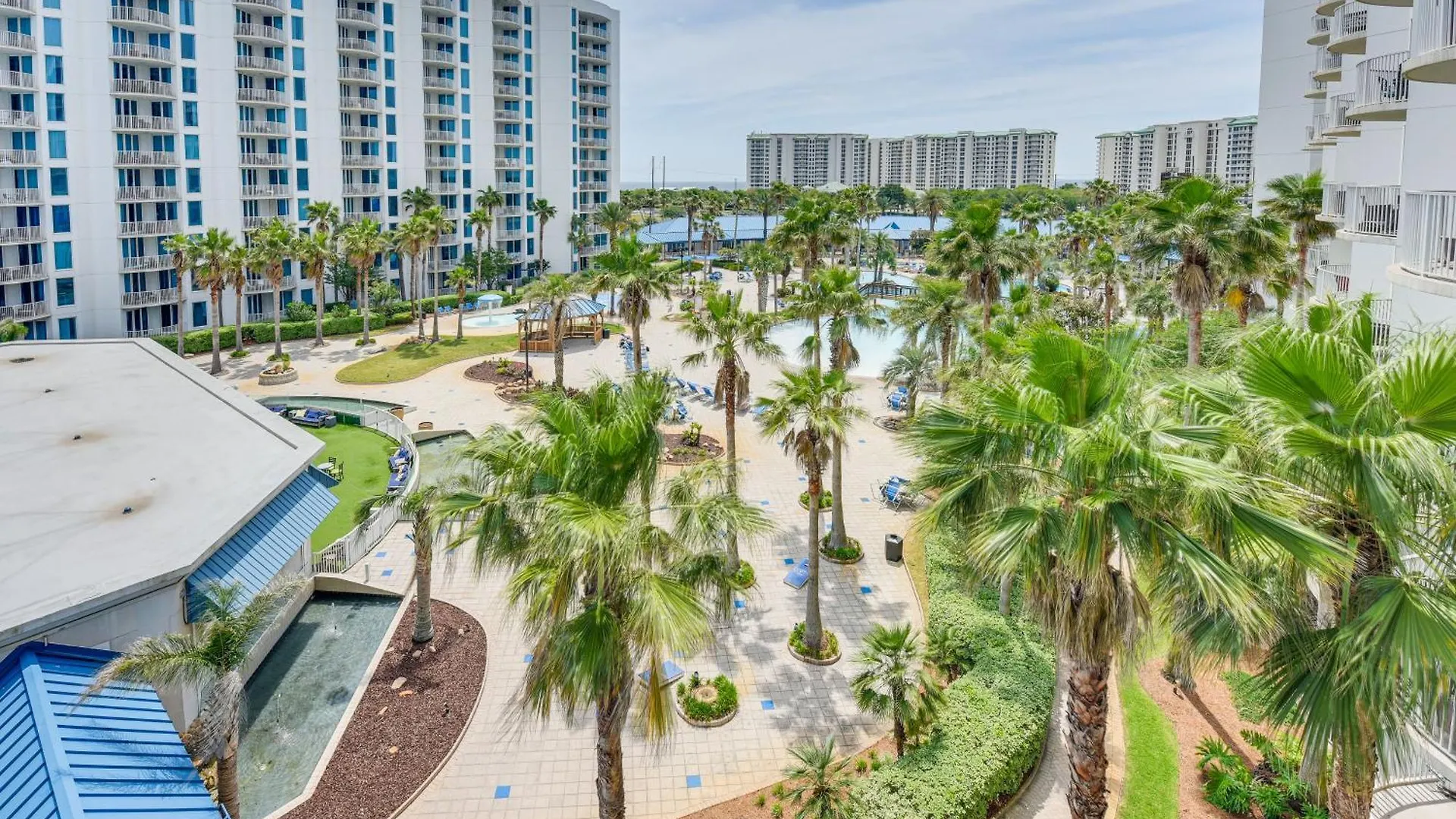 Walk To Poolside Oasis In Palms Of Destin! Destin
