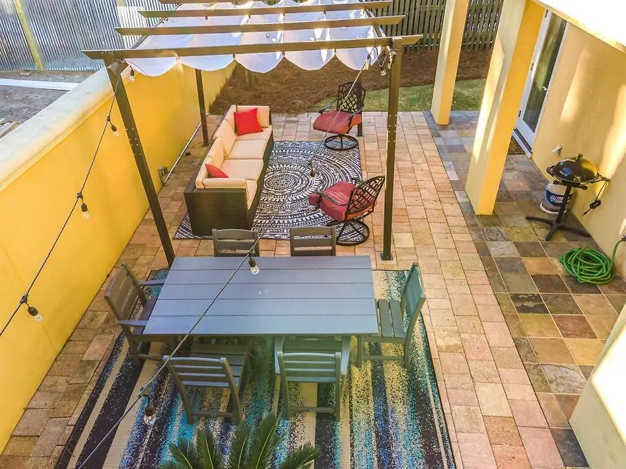 Frangista Hideaway
