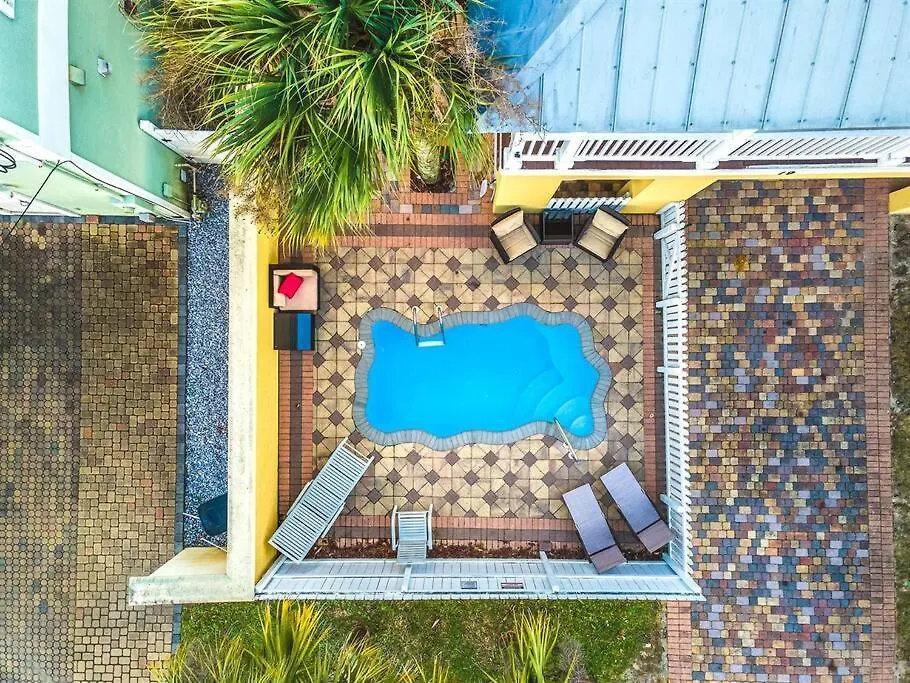 Frangista Hideaway *