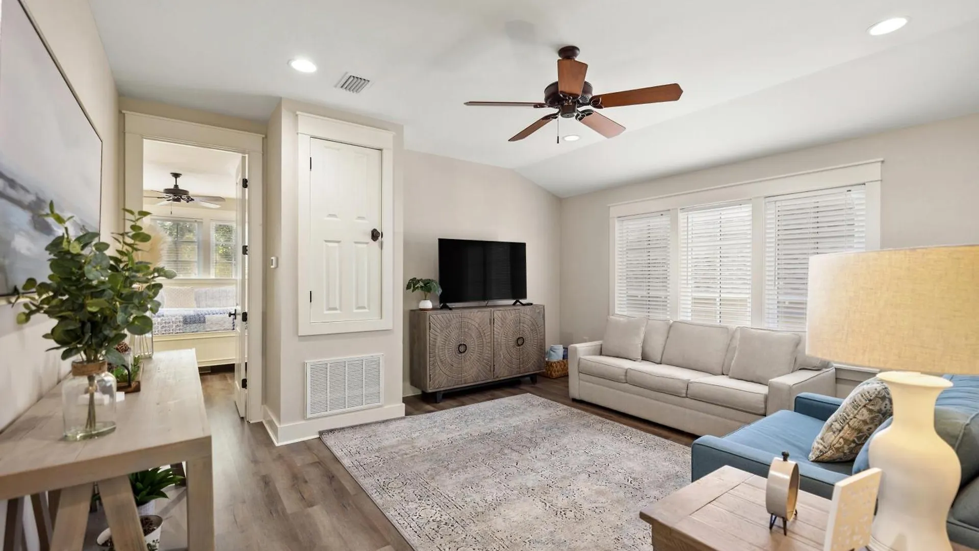 2465 Bungalo Holiday home