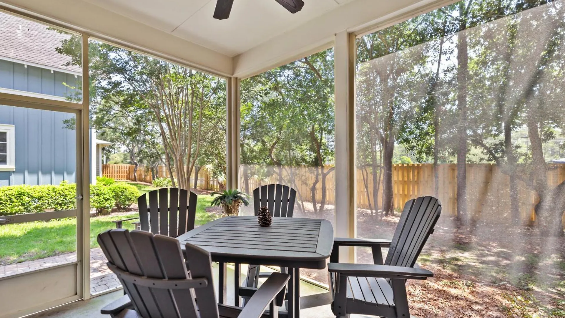 2465 Bungalo Holiday home