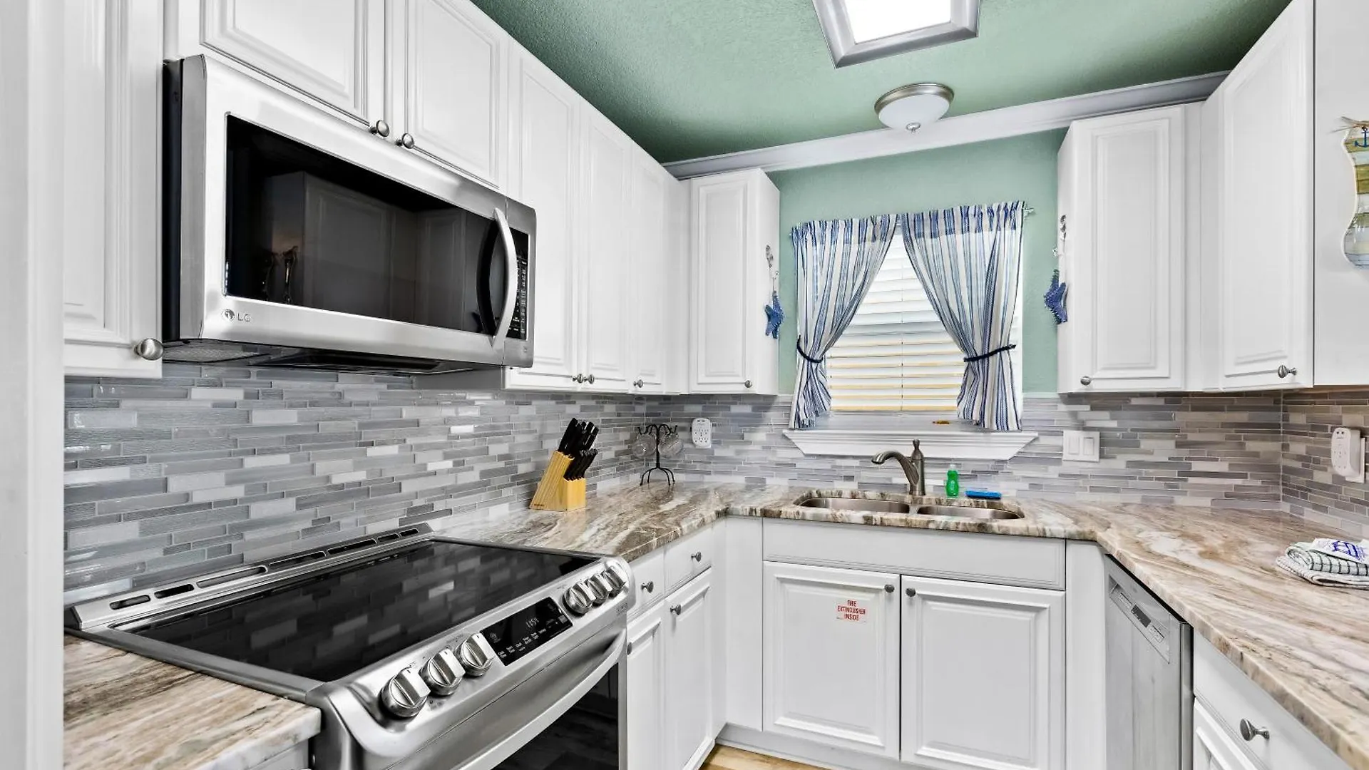 ​sandpiper Cove Hotel *