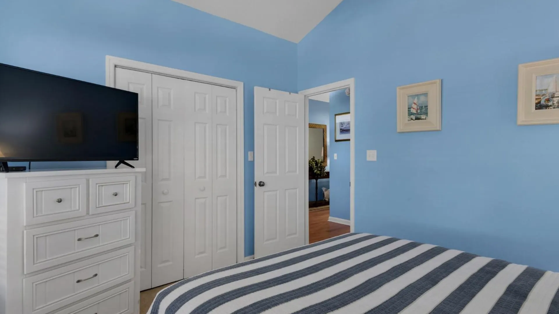 A Stones Throw By Newman-dailey Holiday home *