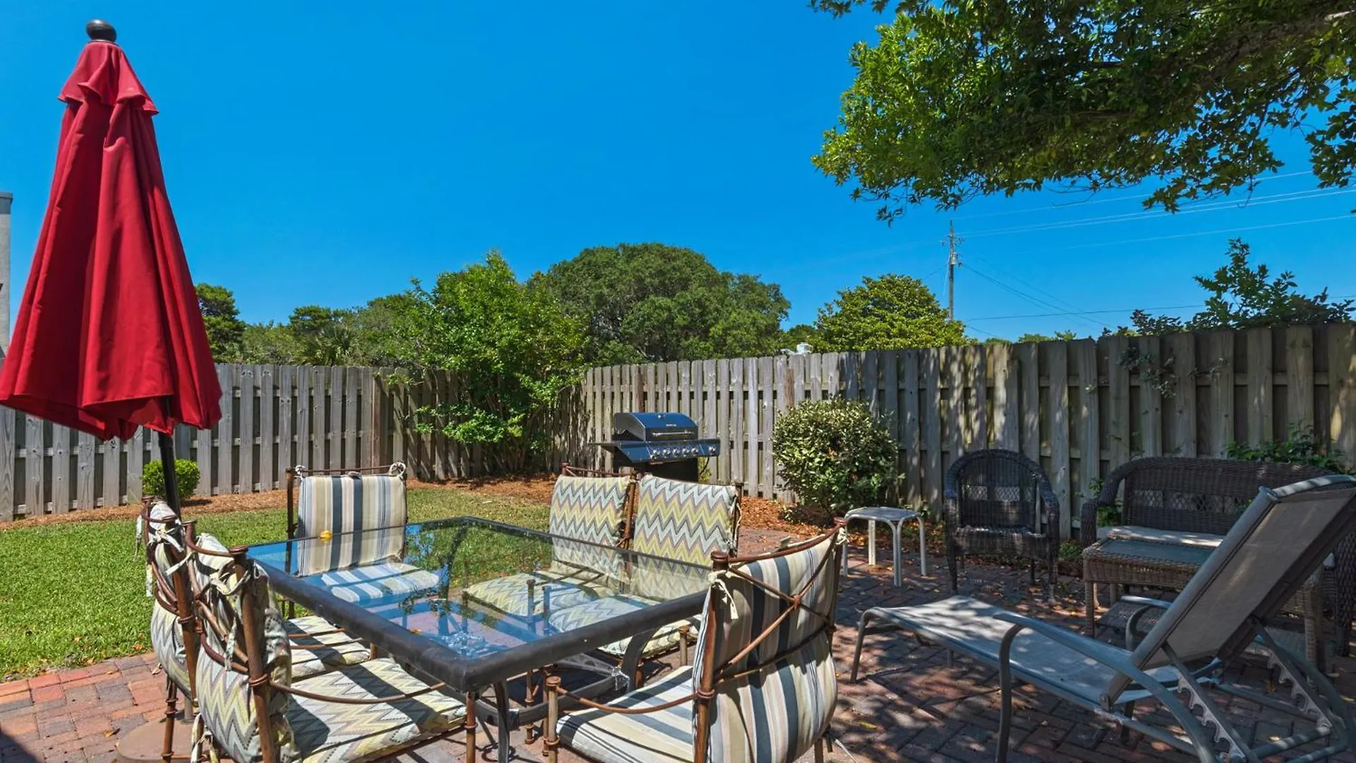 A Stones Throw By Newman-dailey Holiday home *