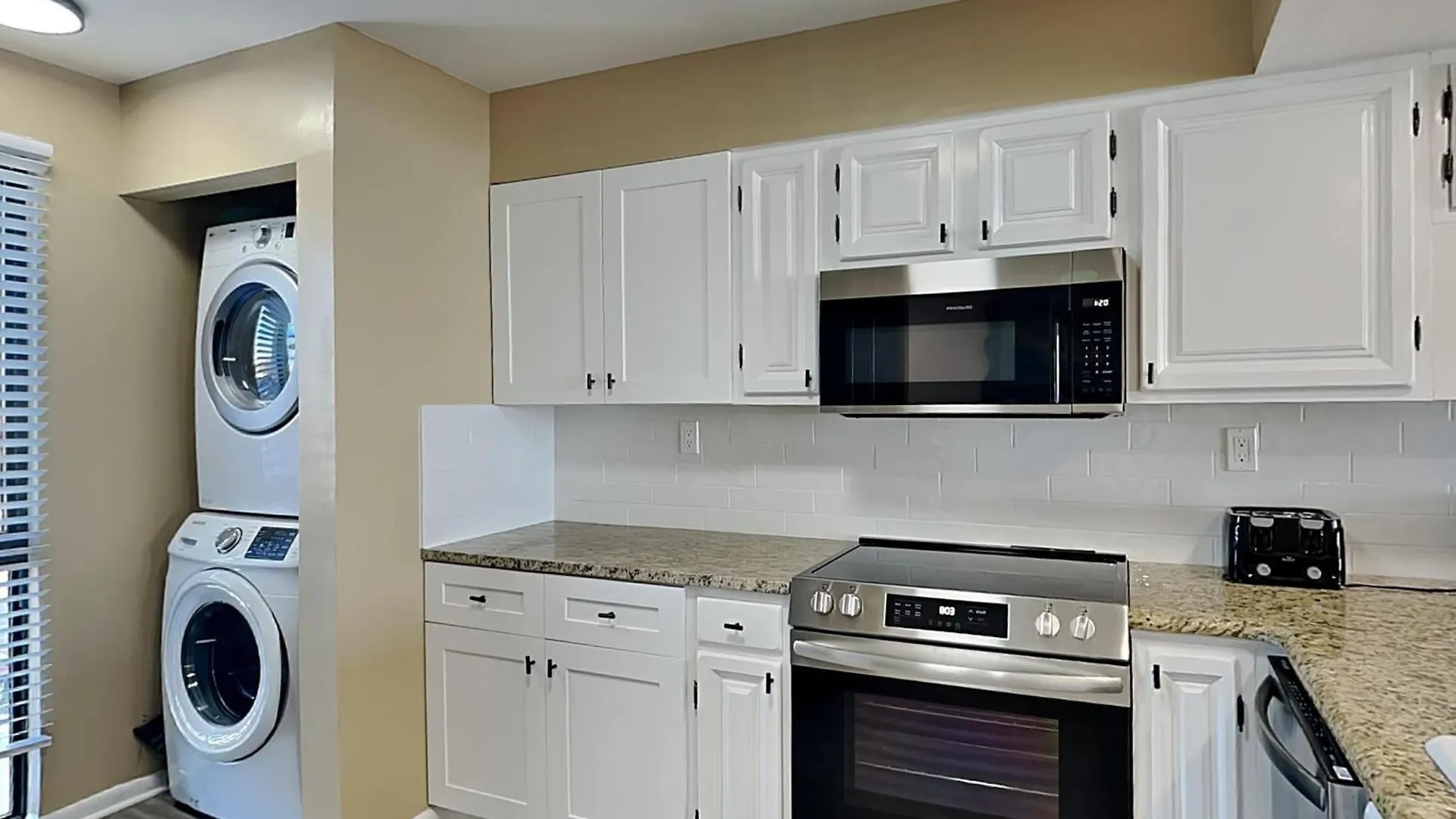 Emerald Towers 505 Apartment *