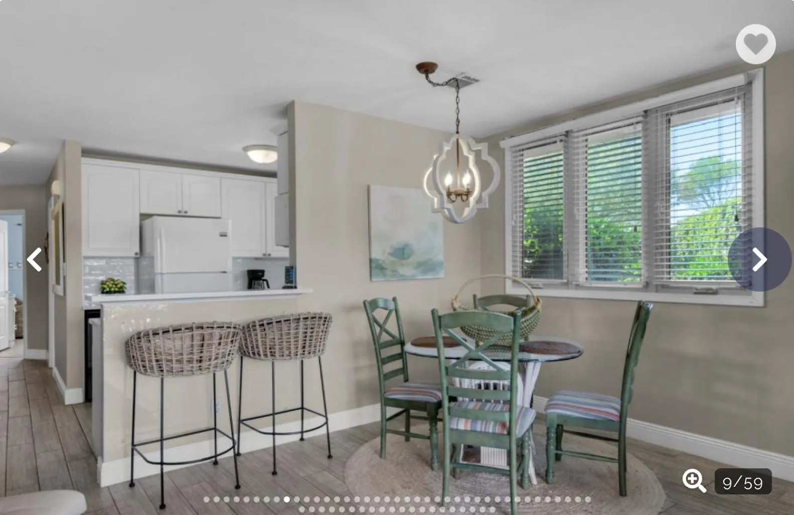 3 Min Walk To Beach- Gulf Breeze Lakefront Retreat! Sleeps 8 Destin