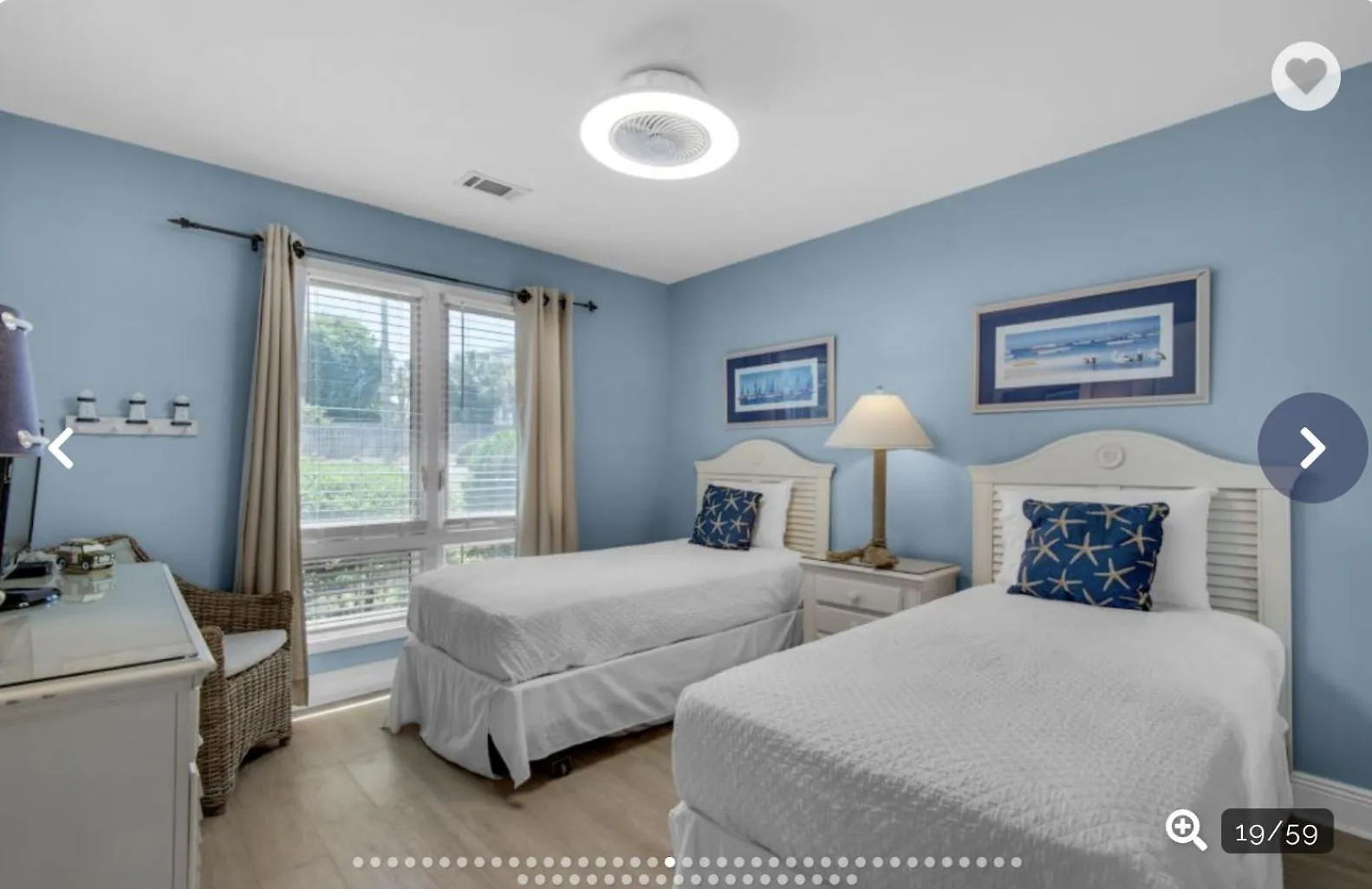 3 Min Walk To Beach- Gulf Breeze Lakefront Retreat! Sleeps 8 Destin