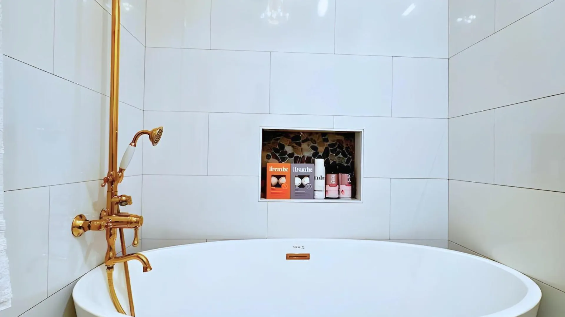 Nyaraló Renovated House, 1 Minute Walk To Miramar