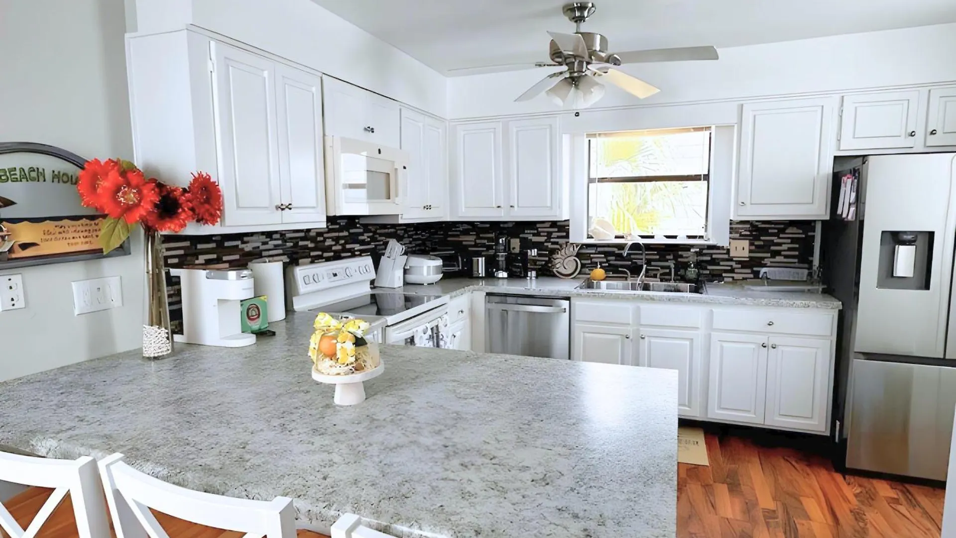 Renovated House, 1 Minute Walk To Miramar * Destin