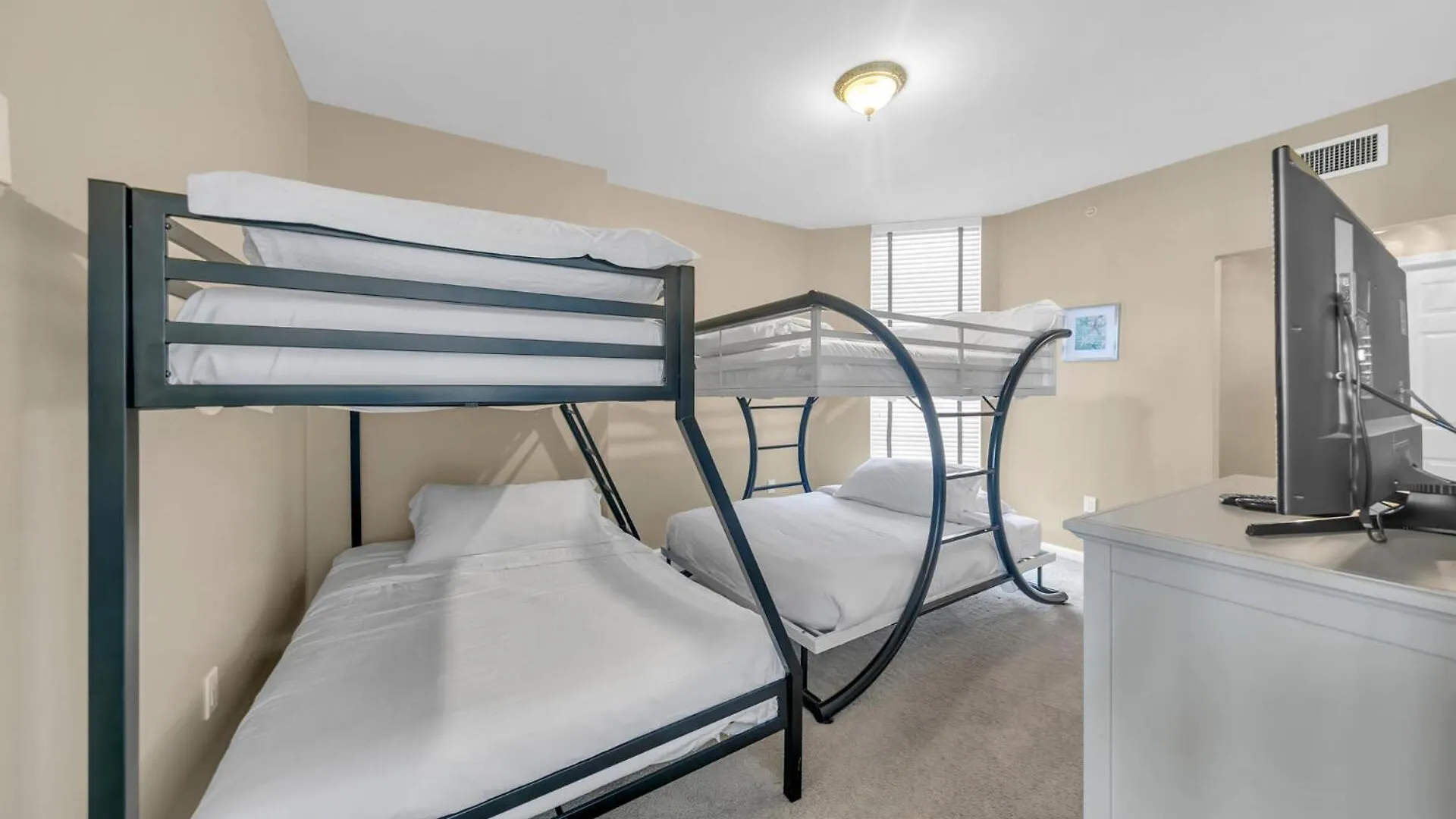 度假居 Beautiful Spacious Penthouse 2 Story Front Sleeps 12! *