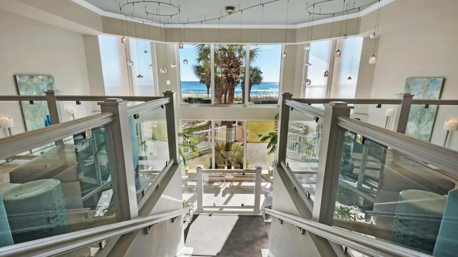 度假居 Beautiful Spacious Penthouse 2 Story Front Sleeps 12! *