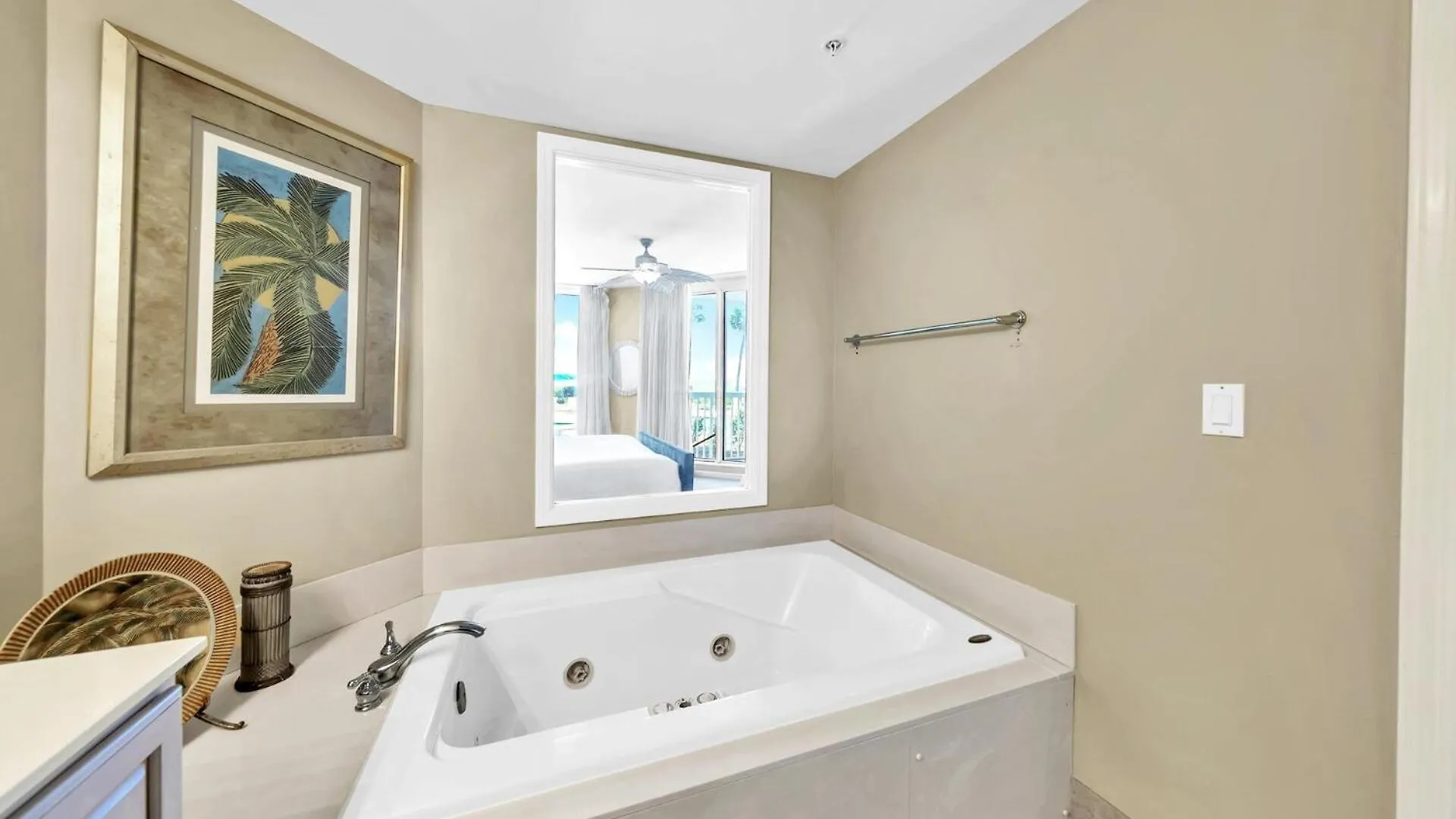Beautiful Spacious Penthouse 2 Story Front Sleeps 12! 德斯廷