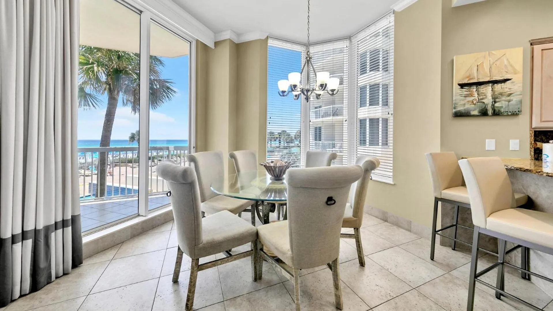 Beautiful Spacious Penthouse 2 Story Front Sleeps 12! * 德斯廷