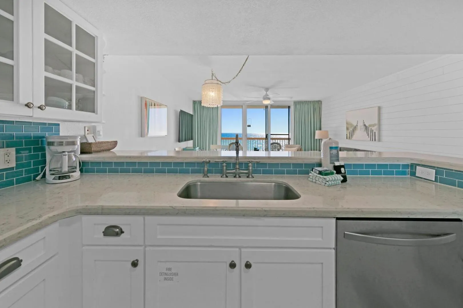 Beautiful Updated Pelican Unit!!! Holiday home