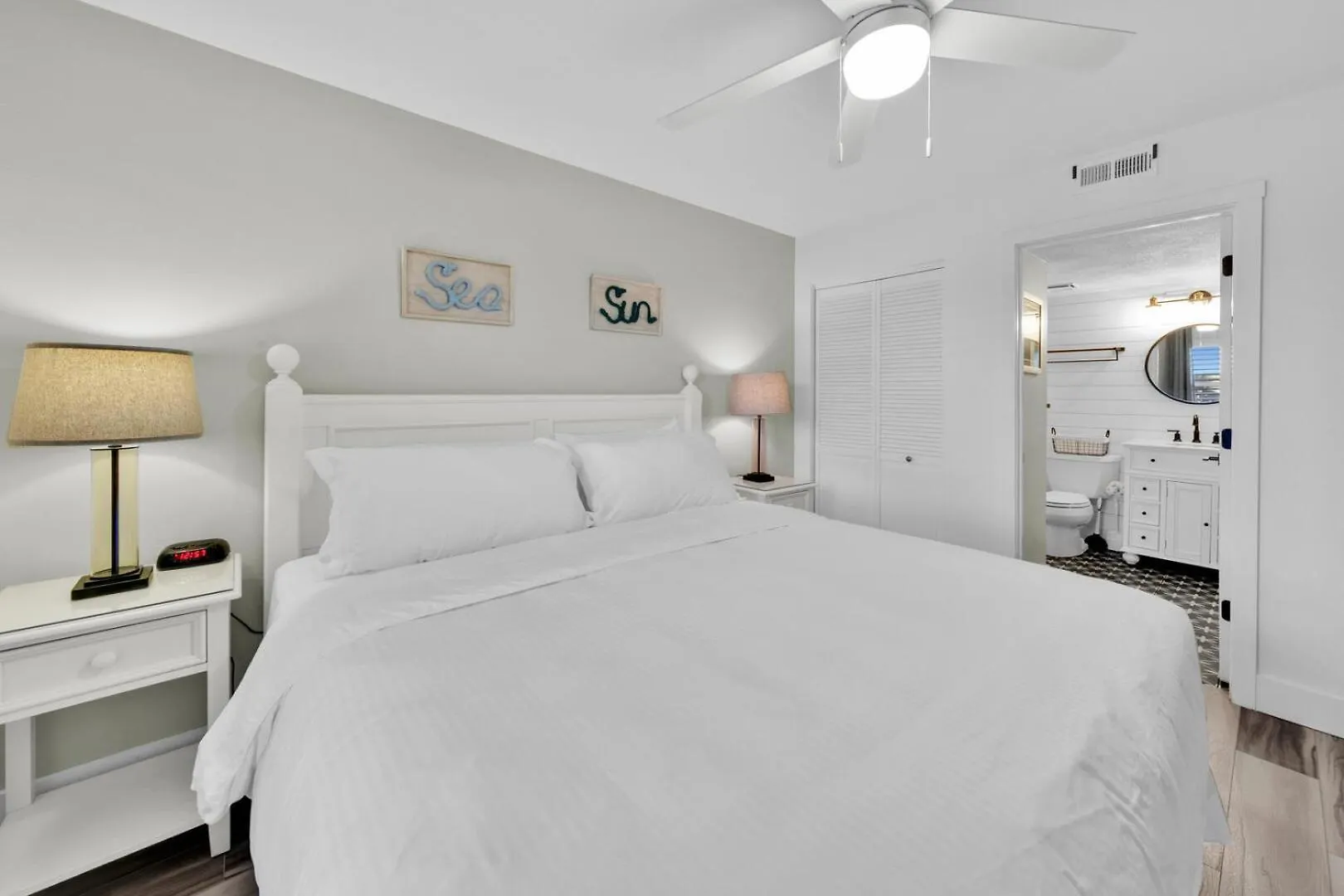 Beautiful Updated Pelican Unit!!! * Destin