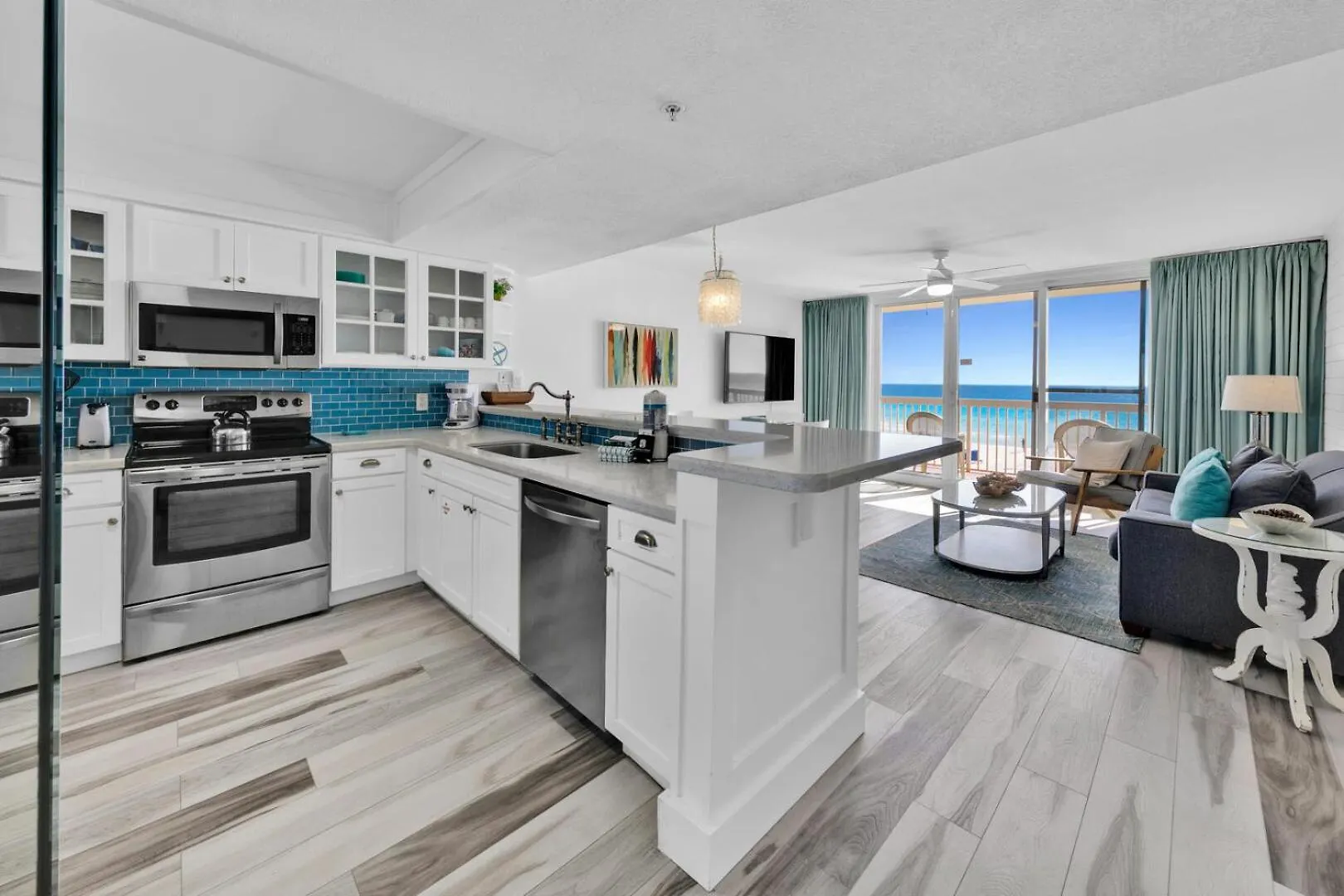 Beautiful Updated Pelican Unit!!! Holiday home *