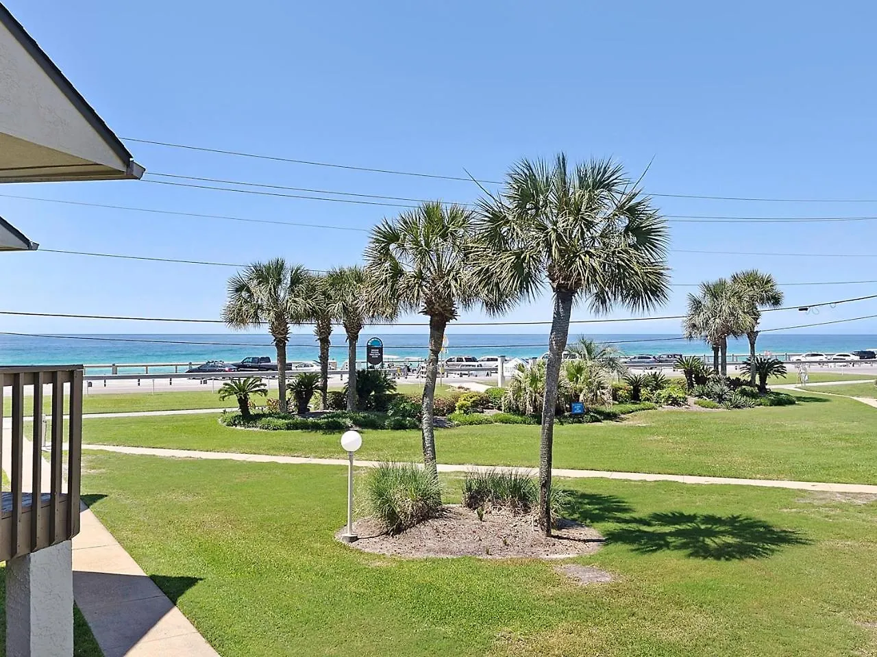 Blue Surf Townhomes 04 By Newman-dailey Destin