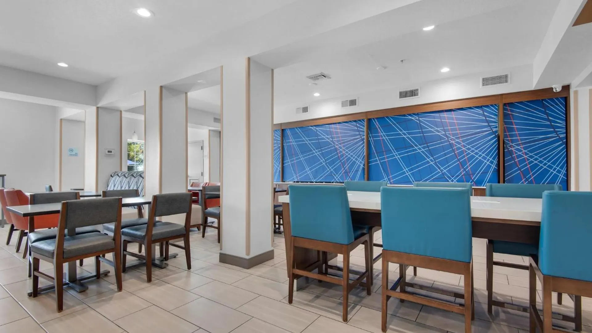 Express E - Commons Mall Area By Ihg Hotel 2*